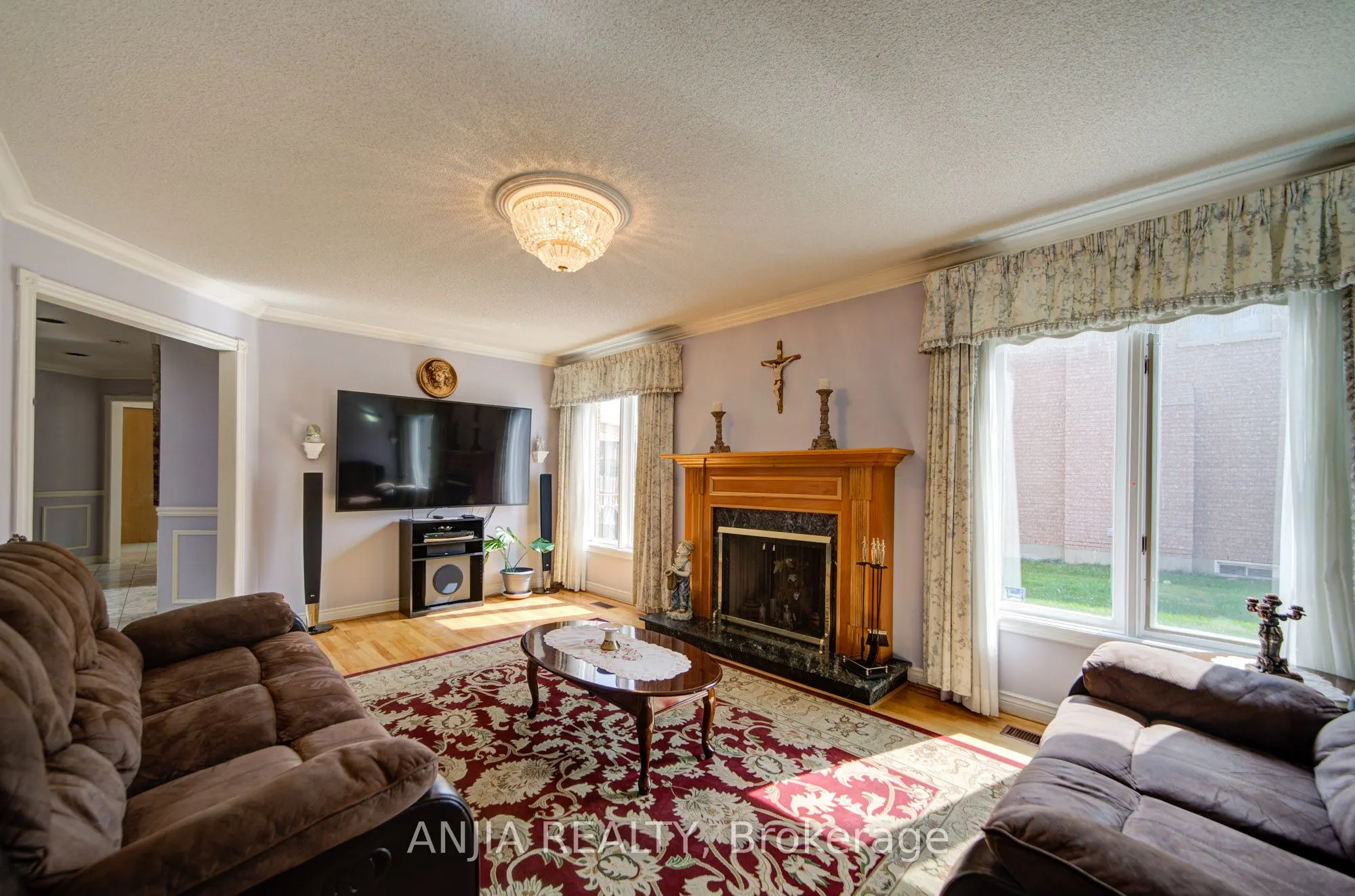 20 Lady Lynn Crescent