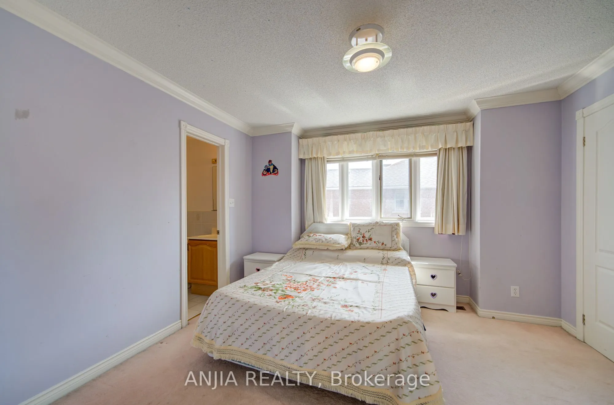 20 Lady Lynn Crescent