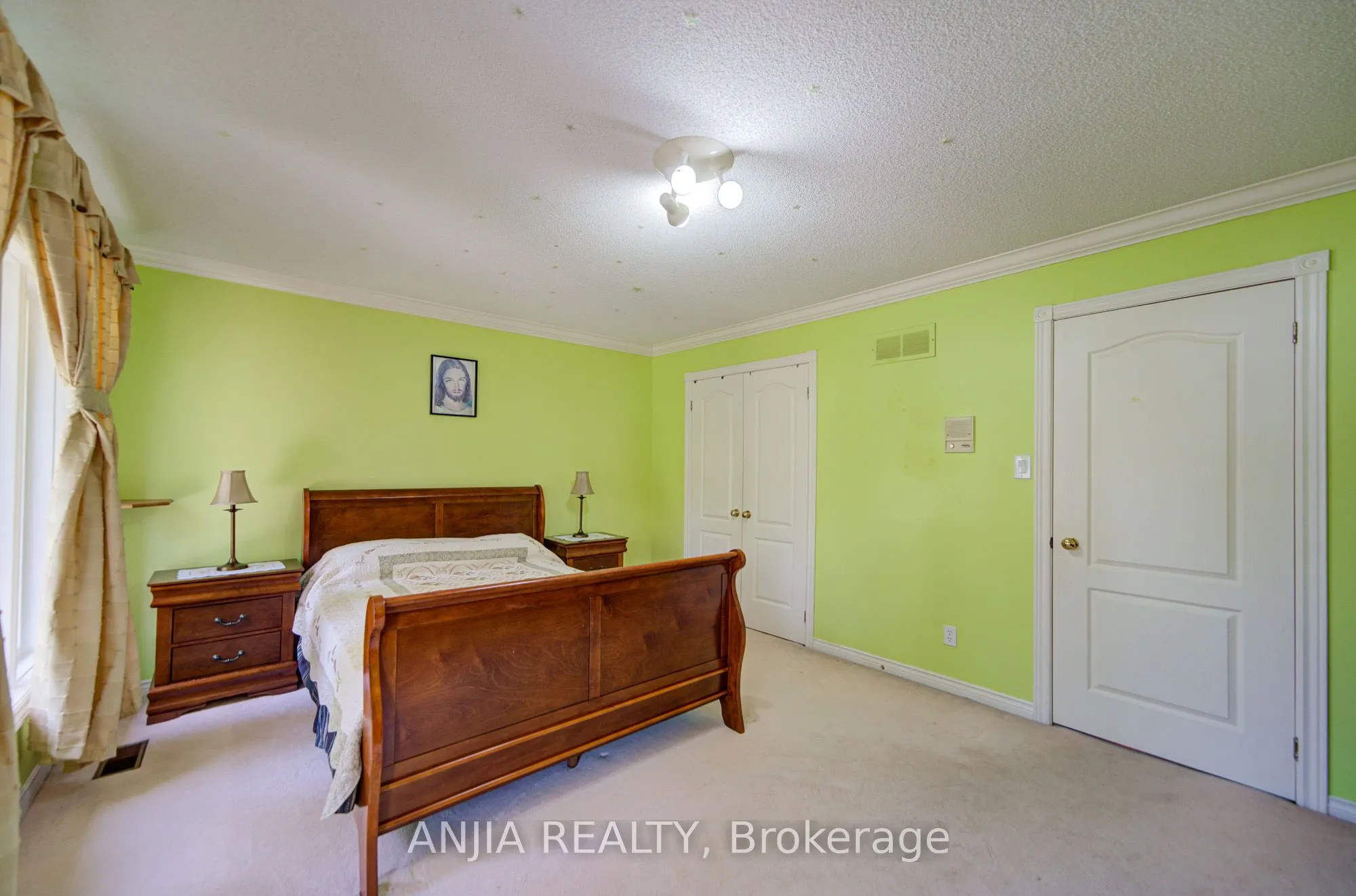 20 Lady Lynn Crescent