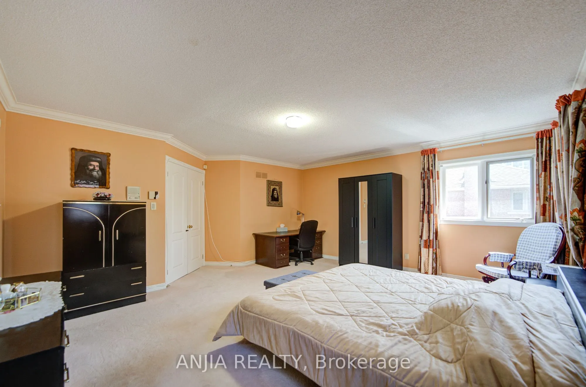 20 Lady Lynn Crescent