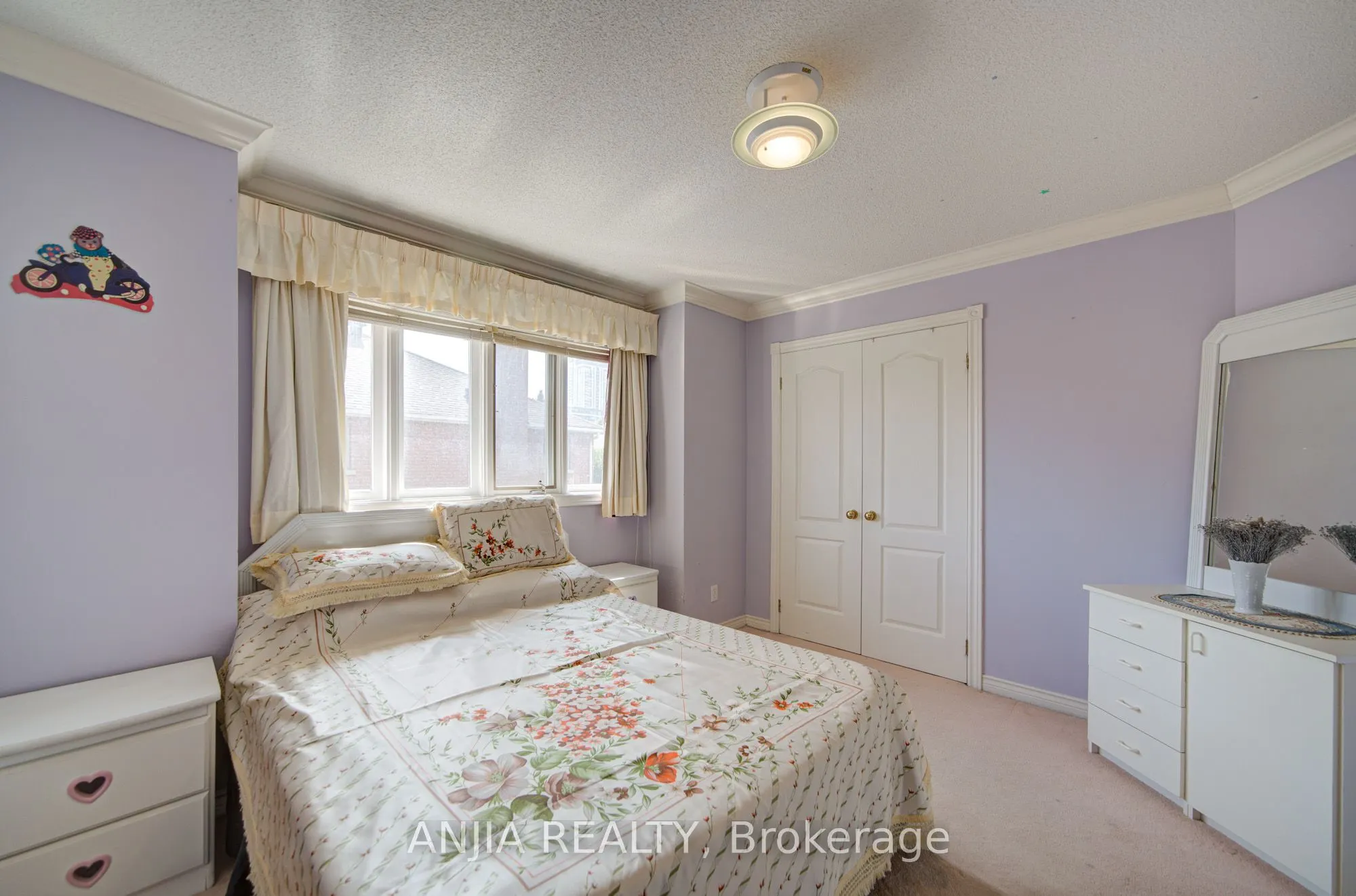 20 Lady Lynn Crescent