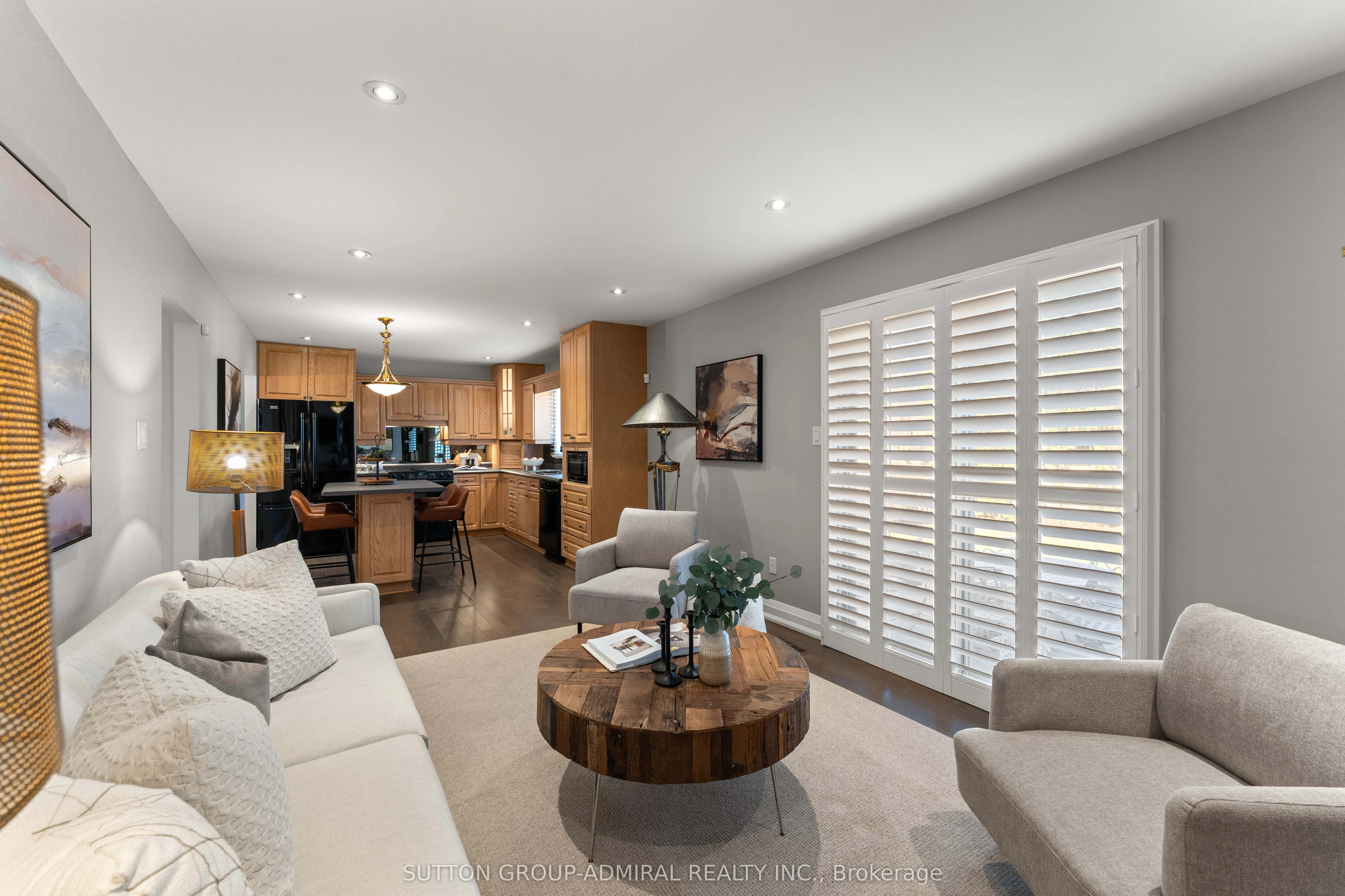 32 Mayvern Crescent
