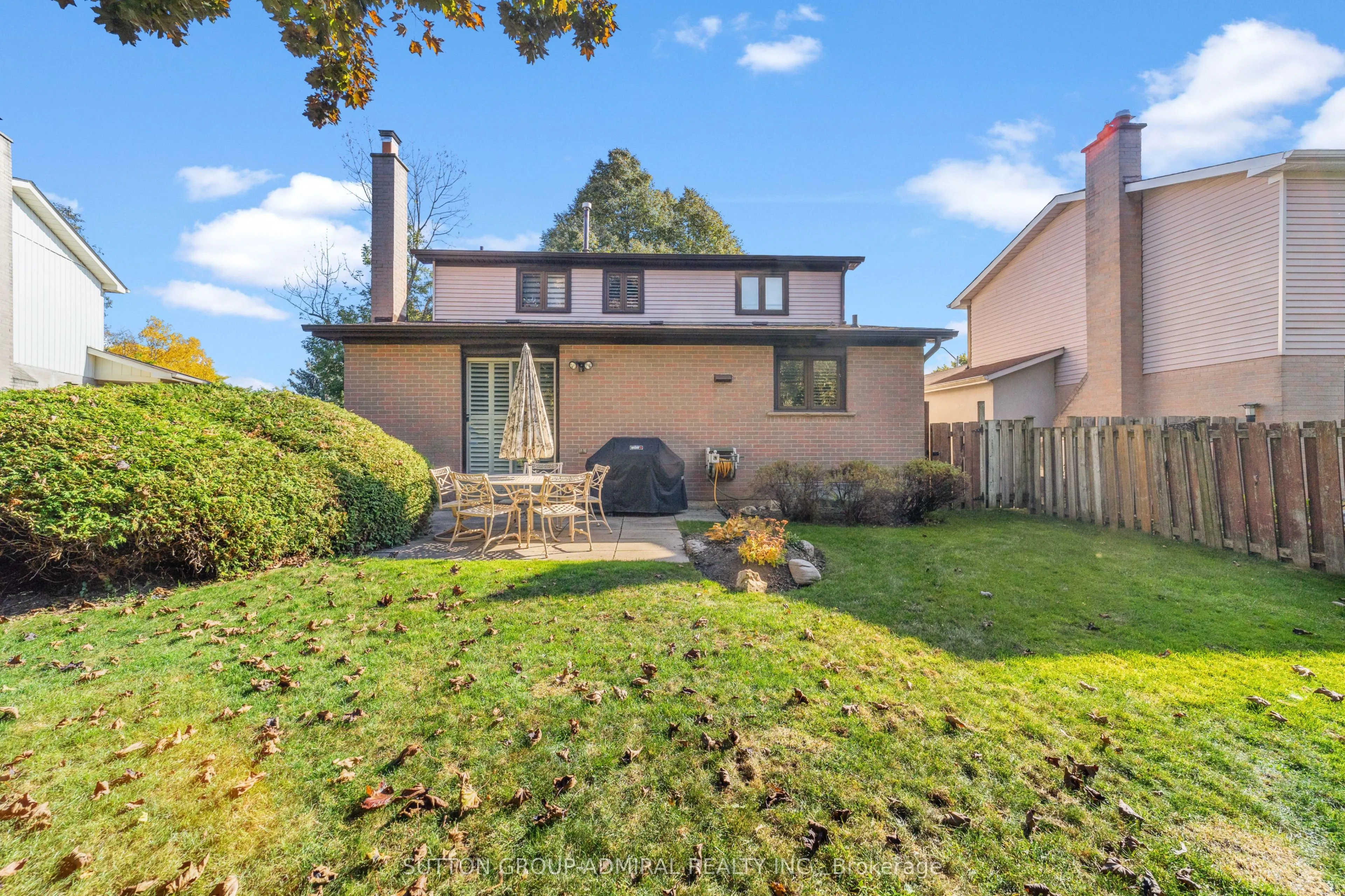 32 Mayvern Crescent