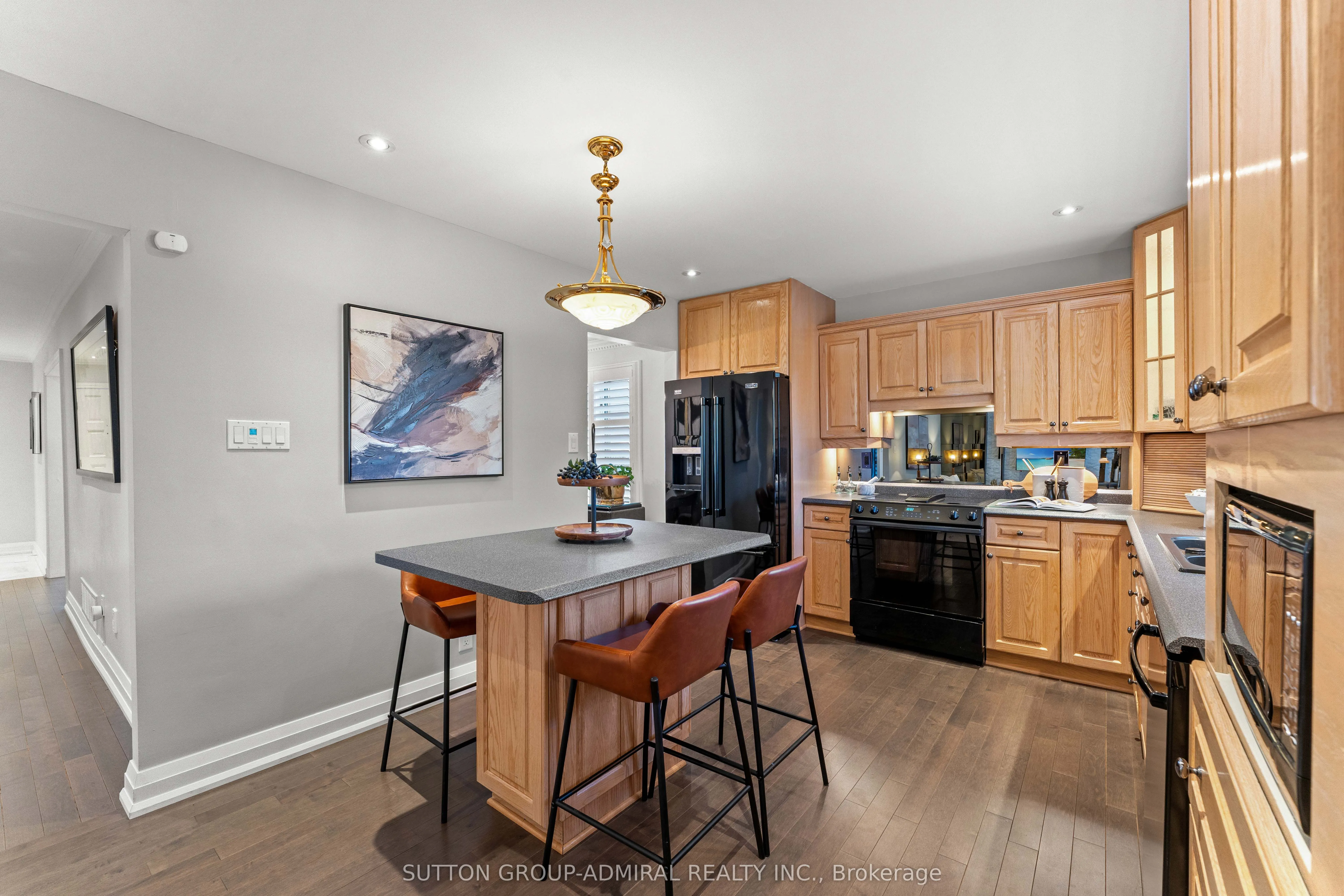 32 Mayvern Crescent