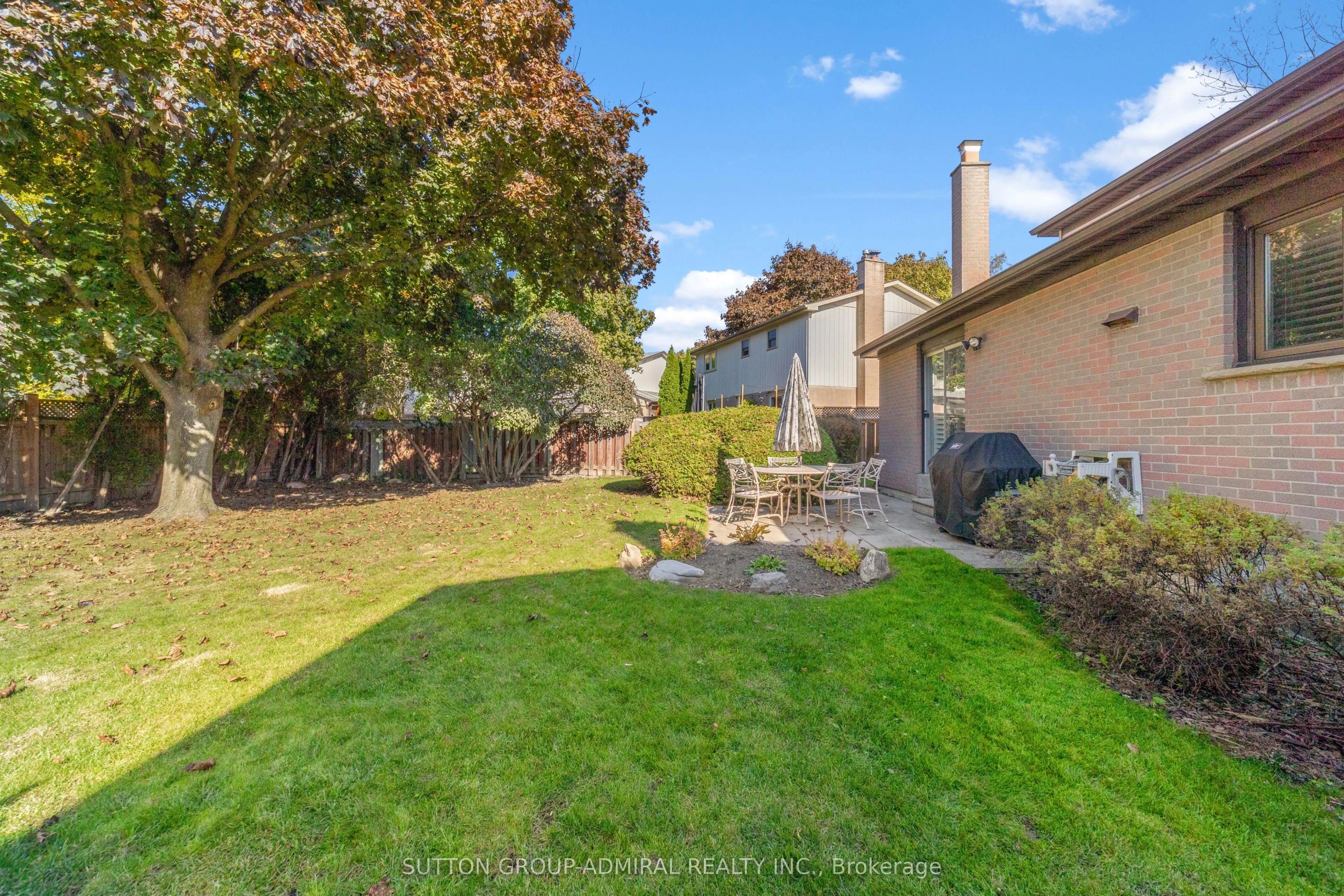 32 Mayvern Crescent