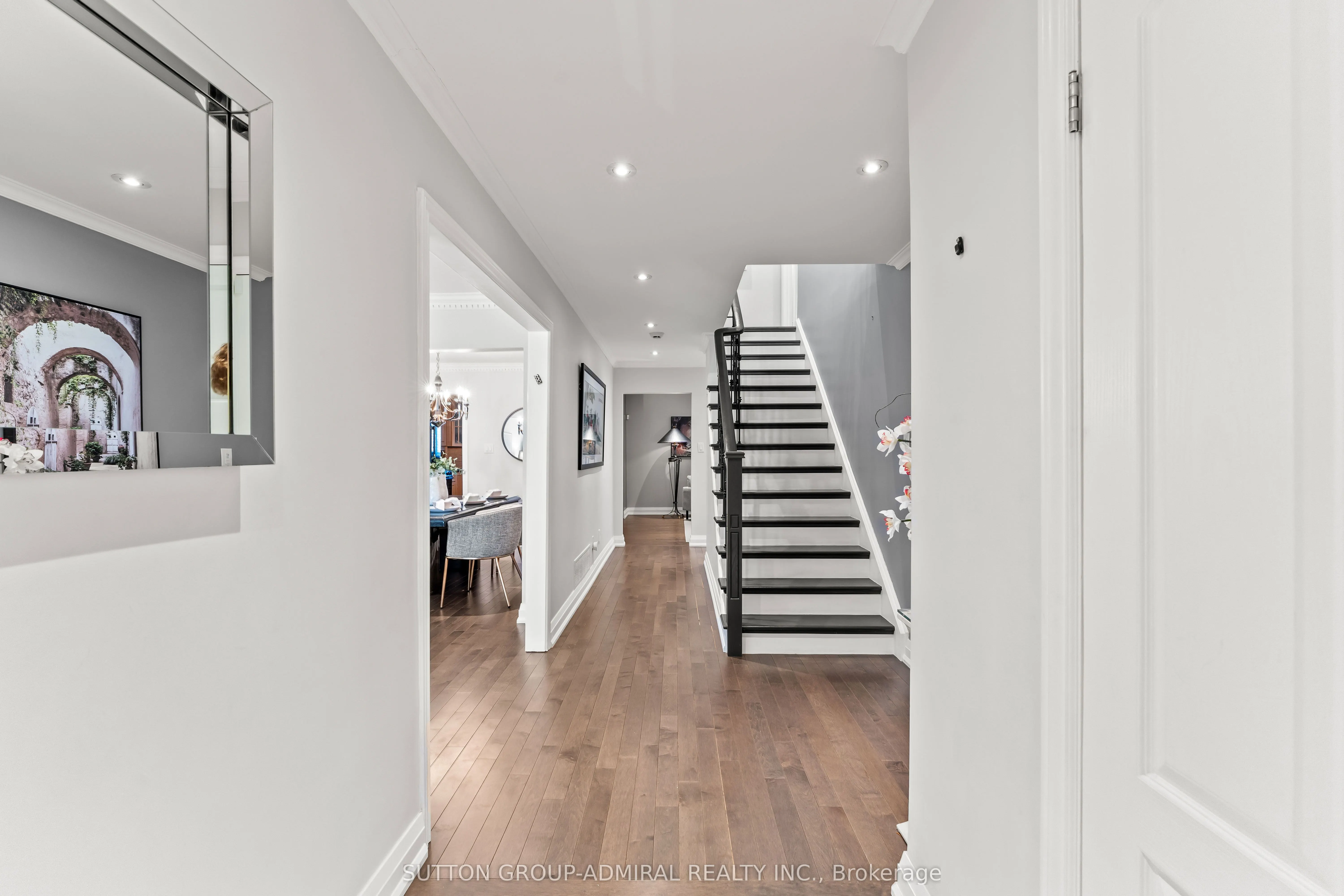 32 Mayvern Crescent