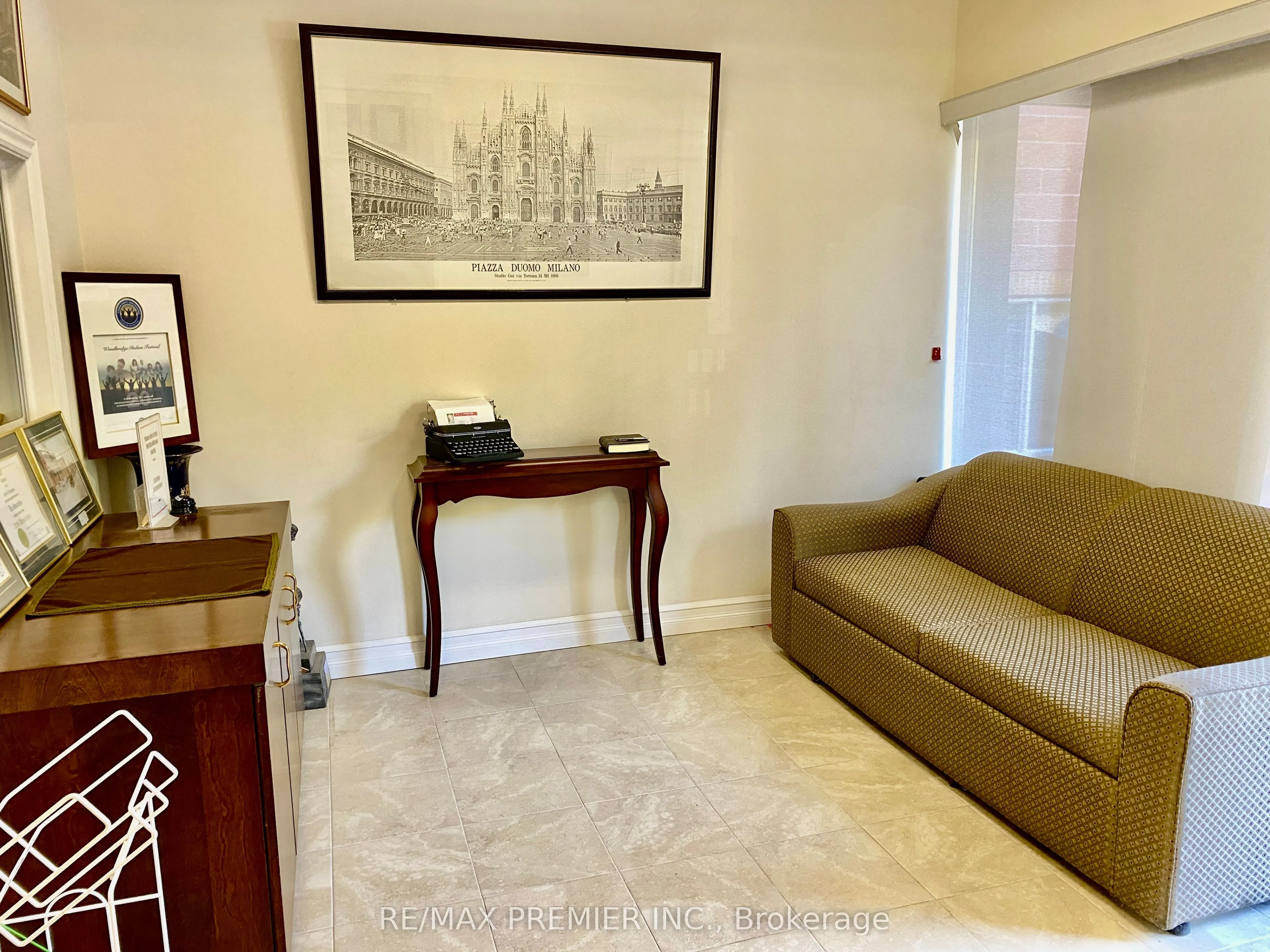 140 Woodbridge Avenue, #Au 8 & 9