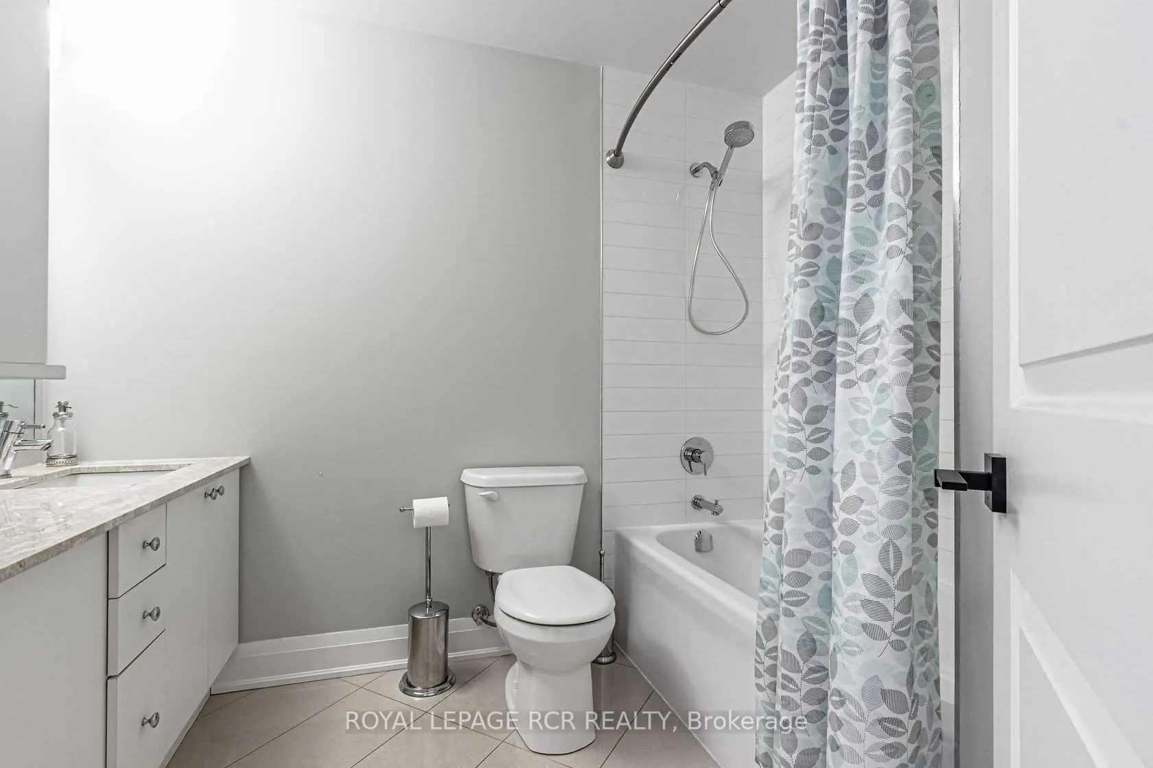12 Woodstream Boulevard, #913