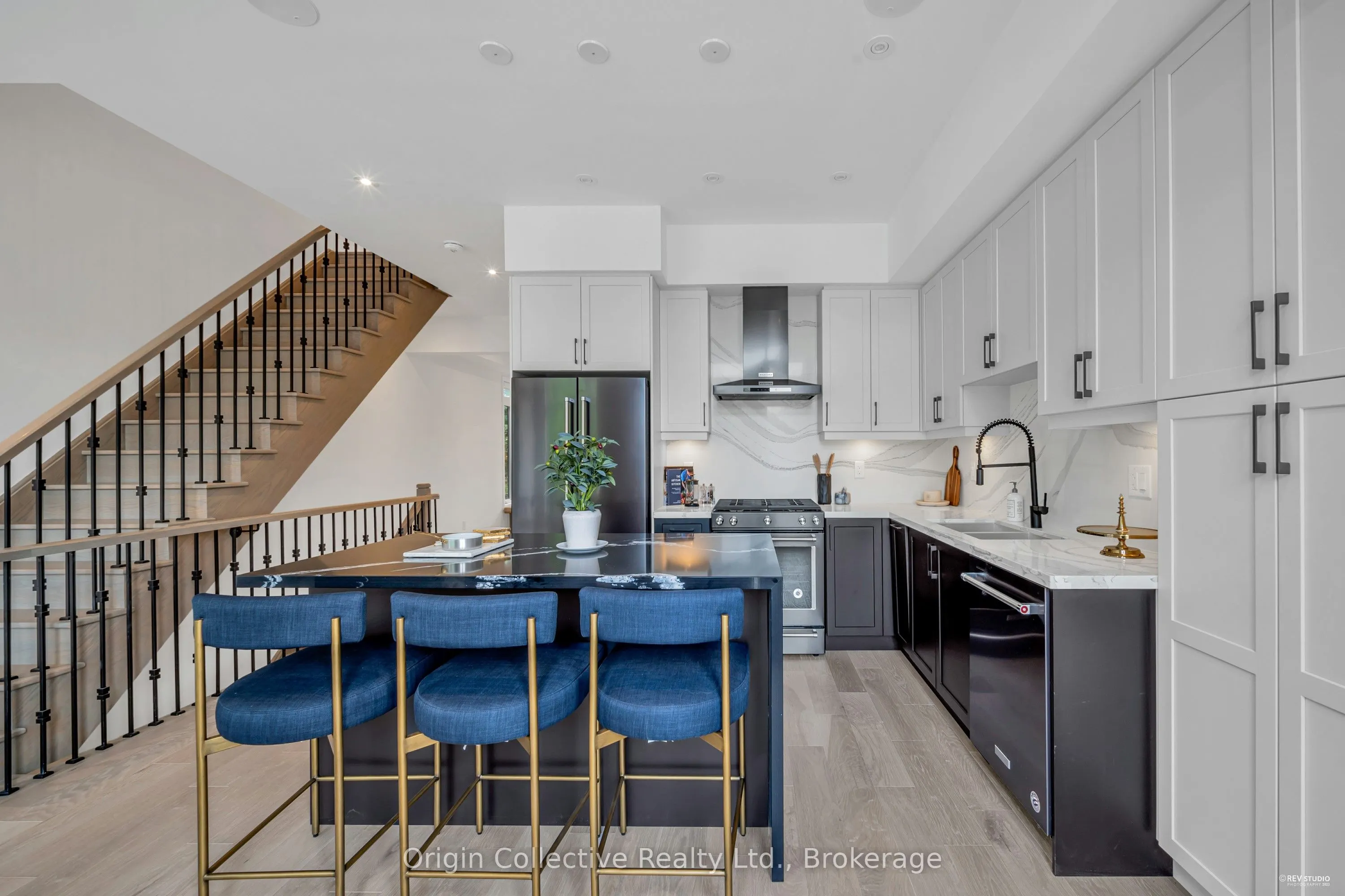 6 Howick Lane