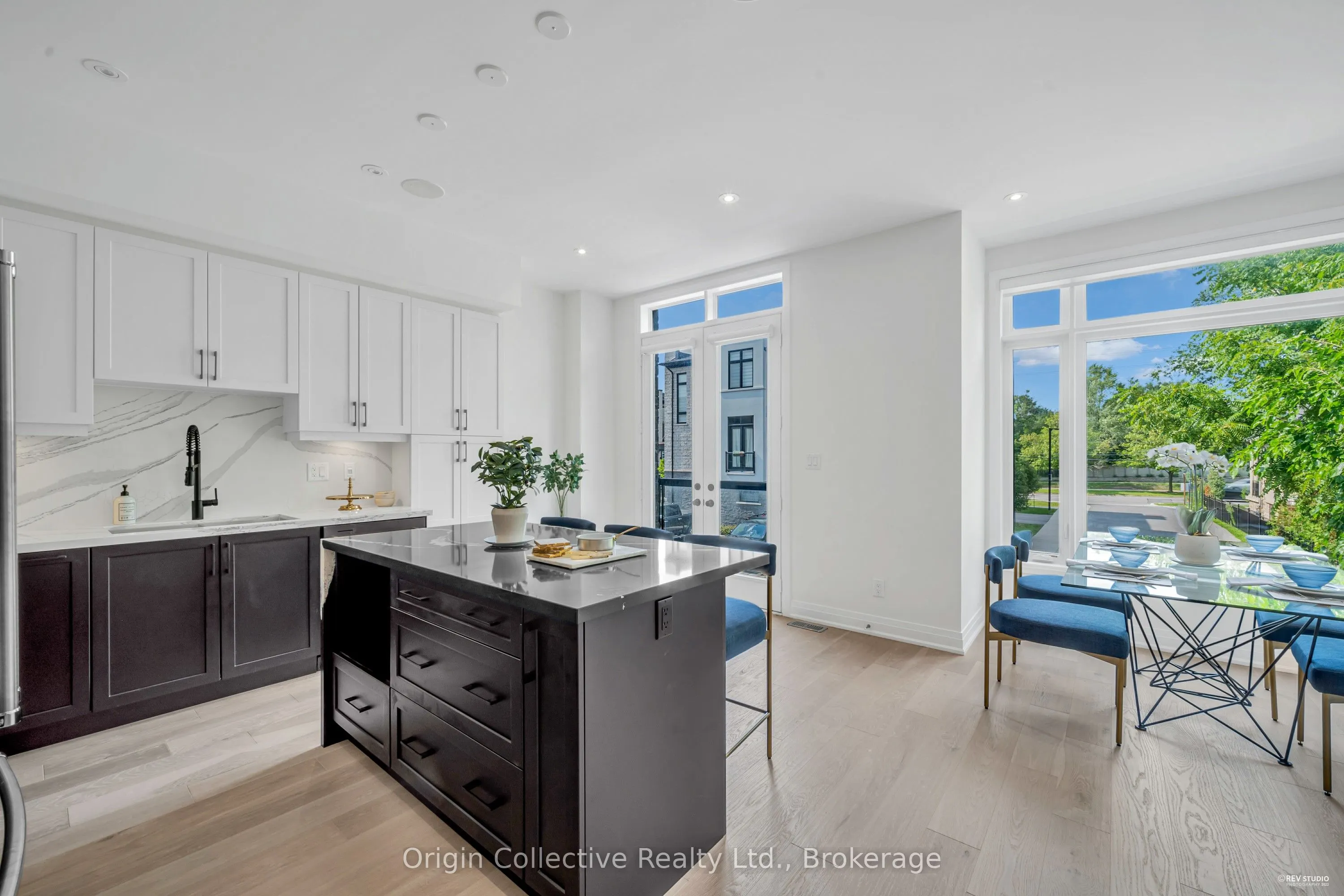 6 Howick Lane