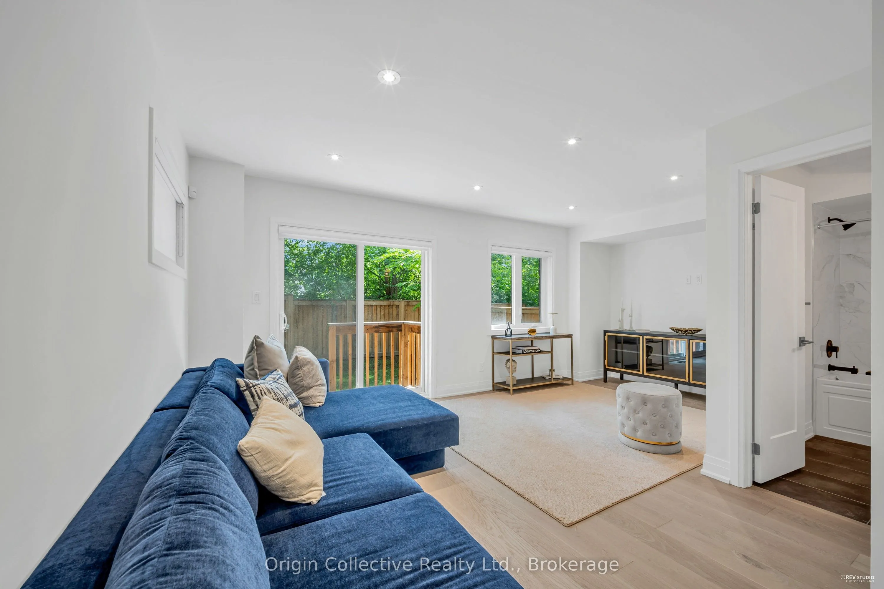 6 Howick Lane