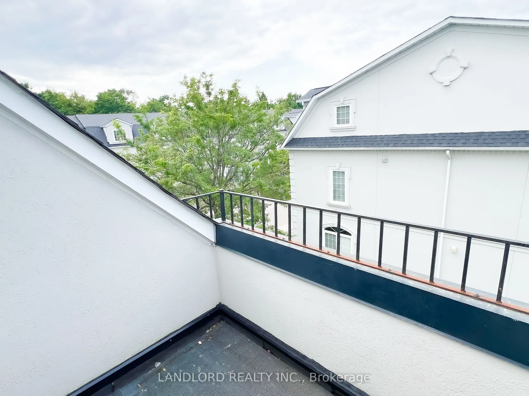 33 Benson Avenue, #00