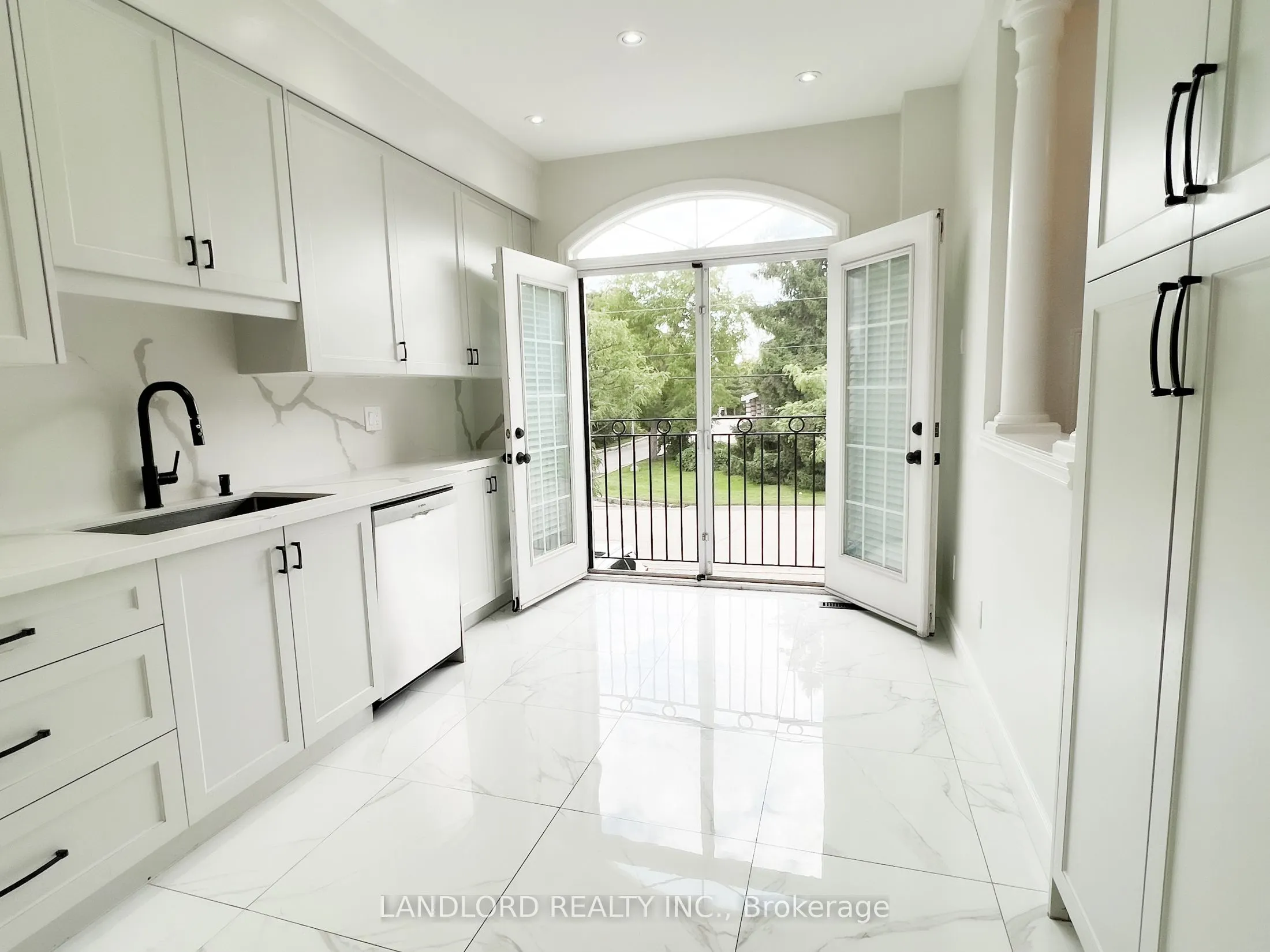 33 Benson Avenue, #00