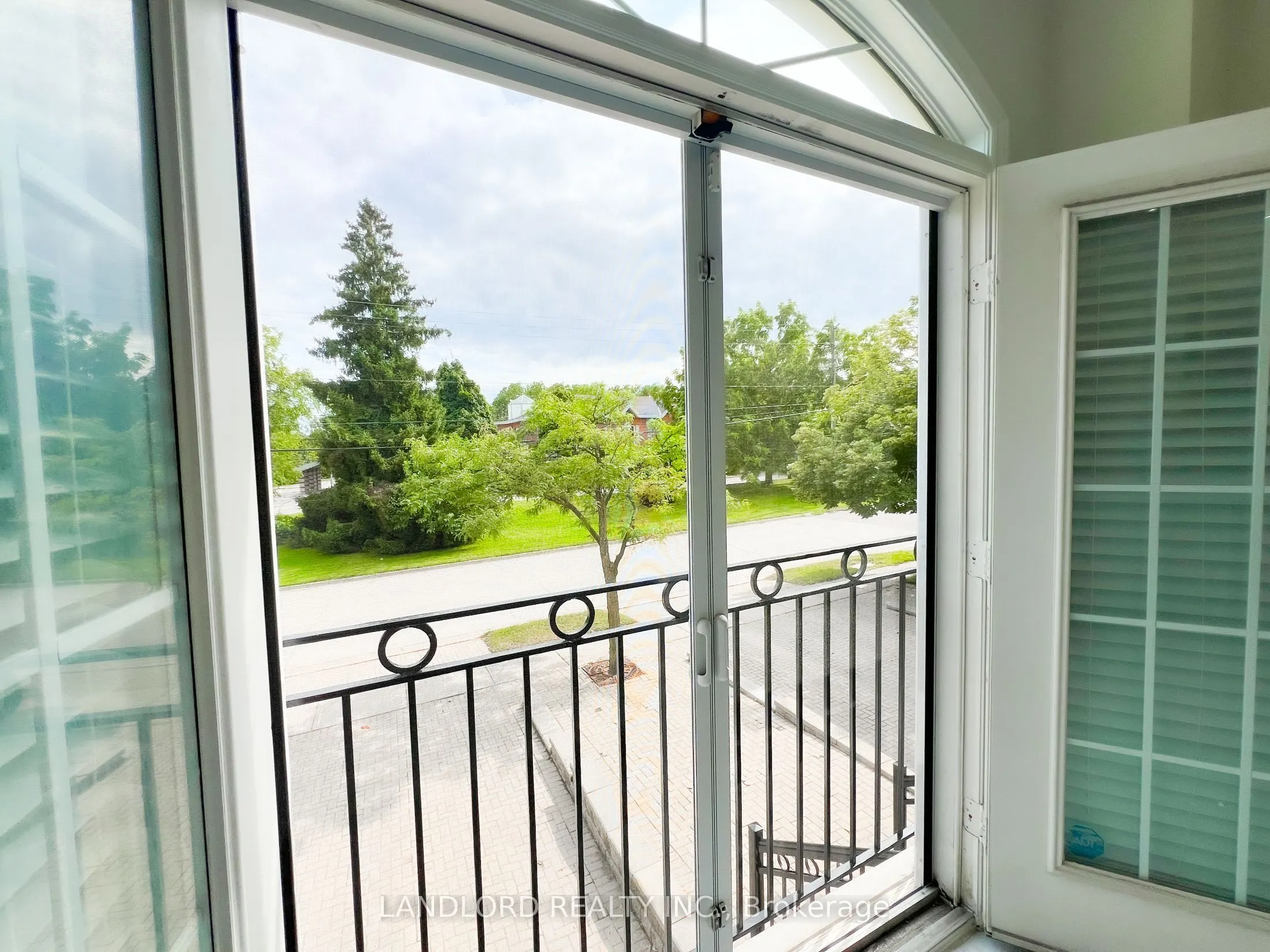 33 Benson Avenue, #00