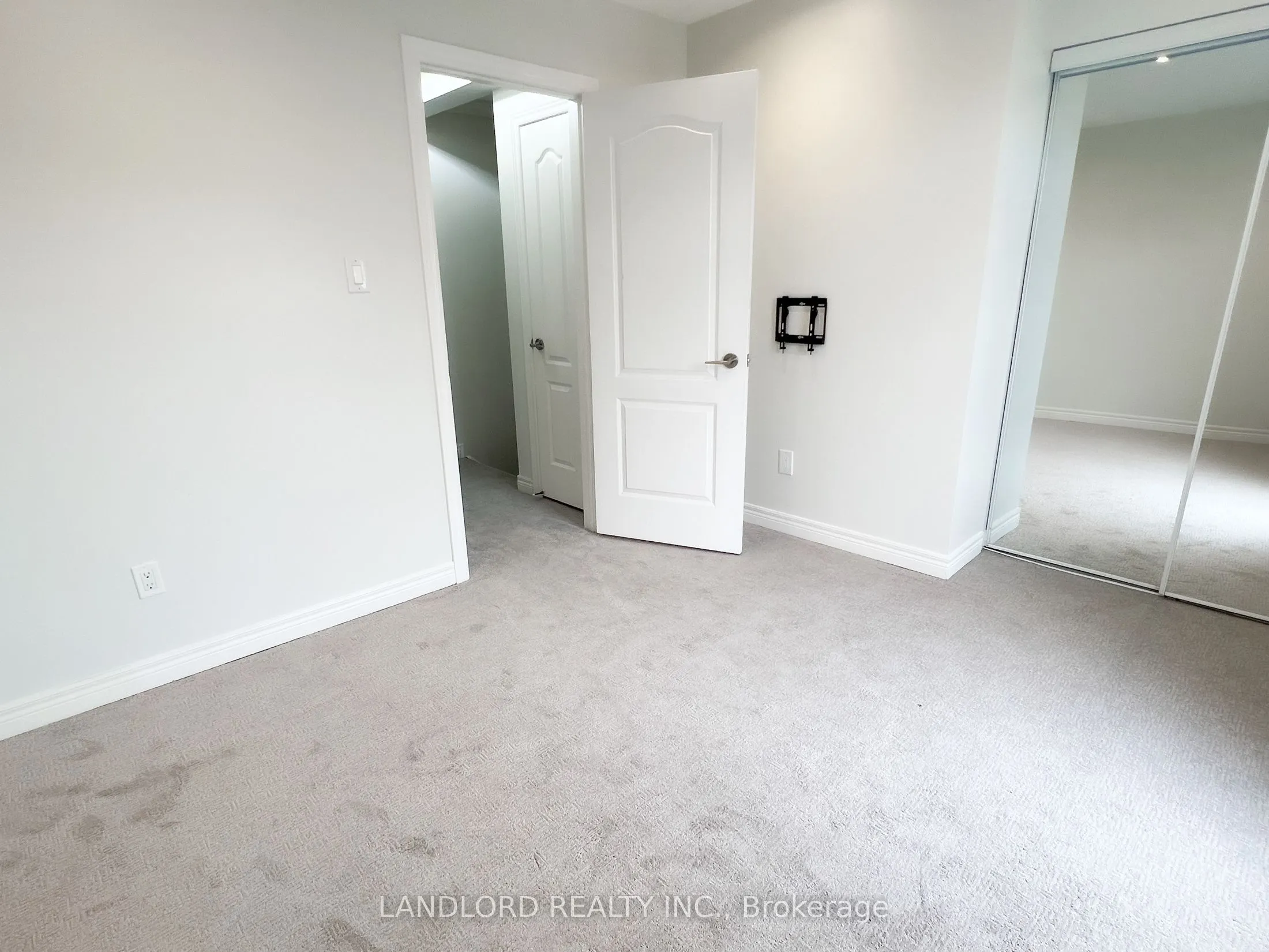 33 Benson Avenue, #00