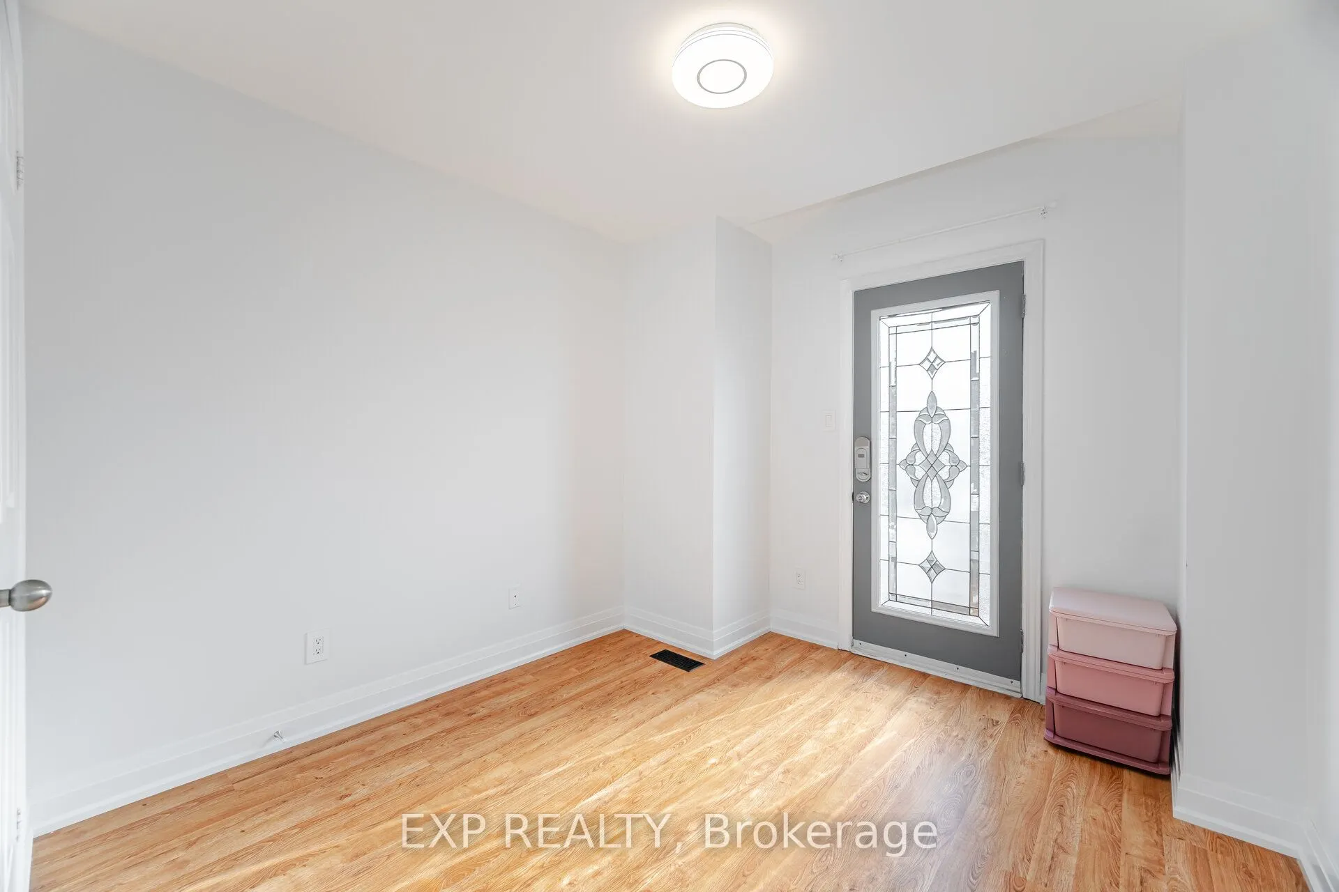 32 Arco Circle