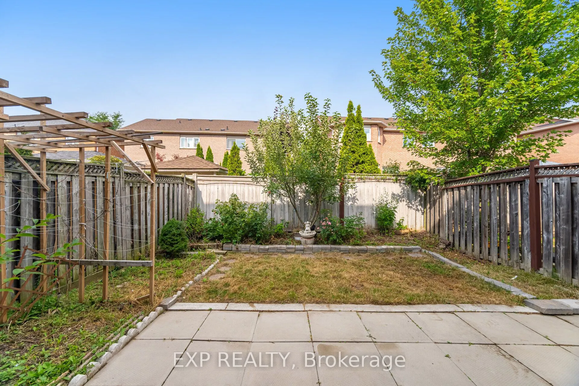 32 Arco Circle