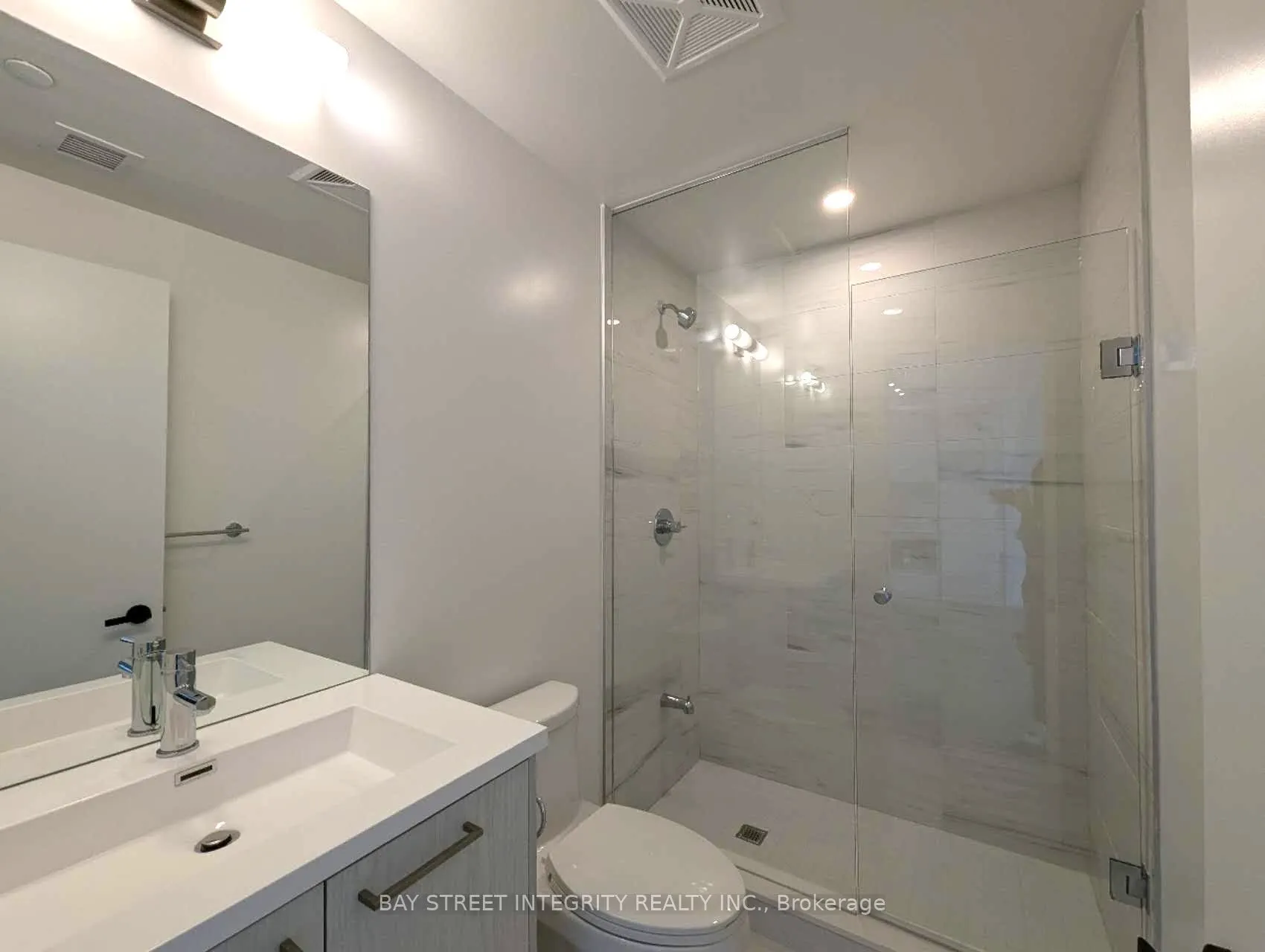 28 Interchange Way, #2605