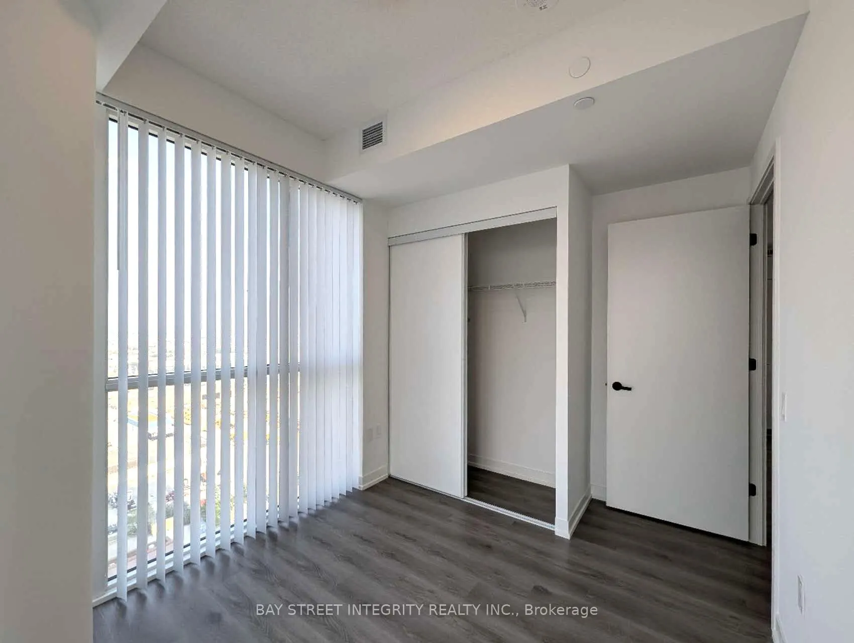 28 Interchange Way, #2605
