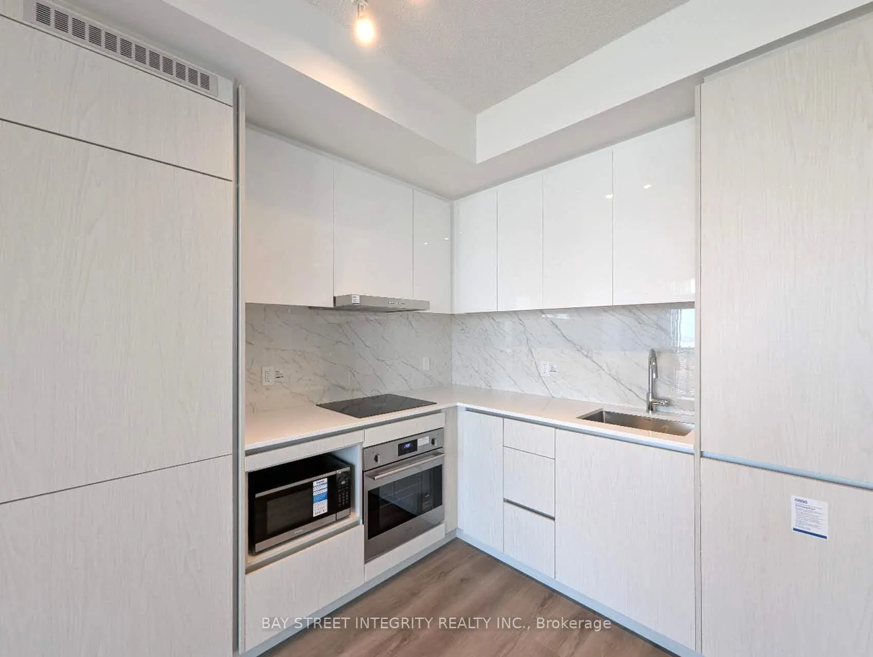 28 Interchange Way, #2605