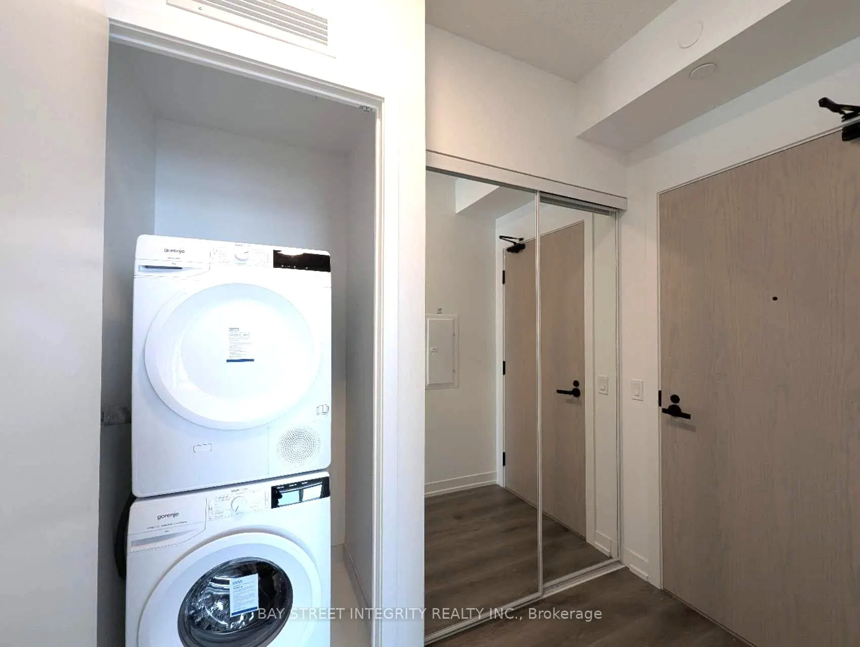 28 Interchange Way, #2605