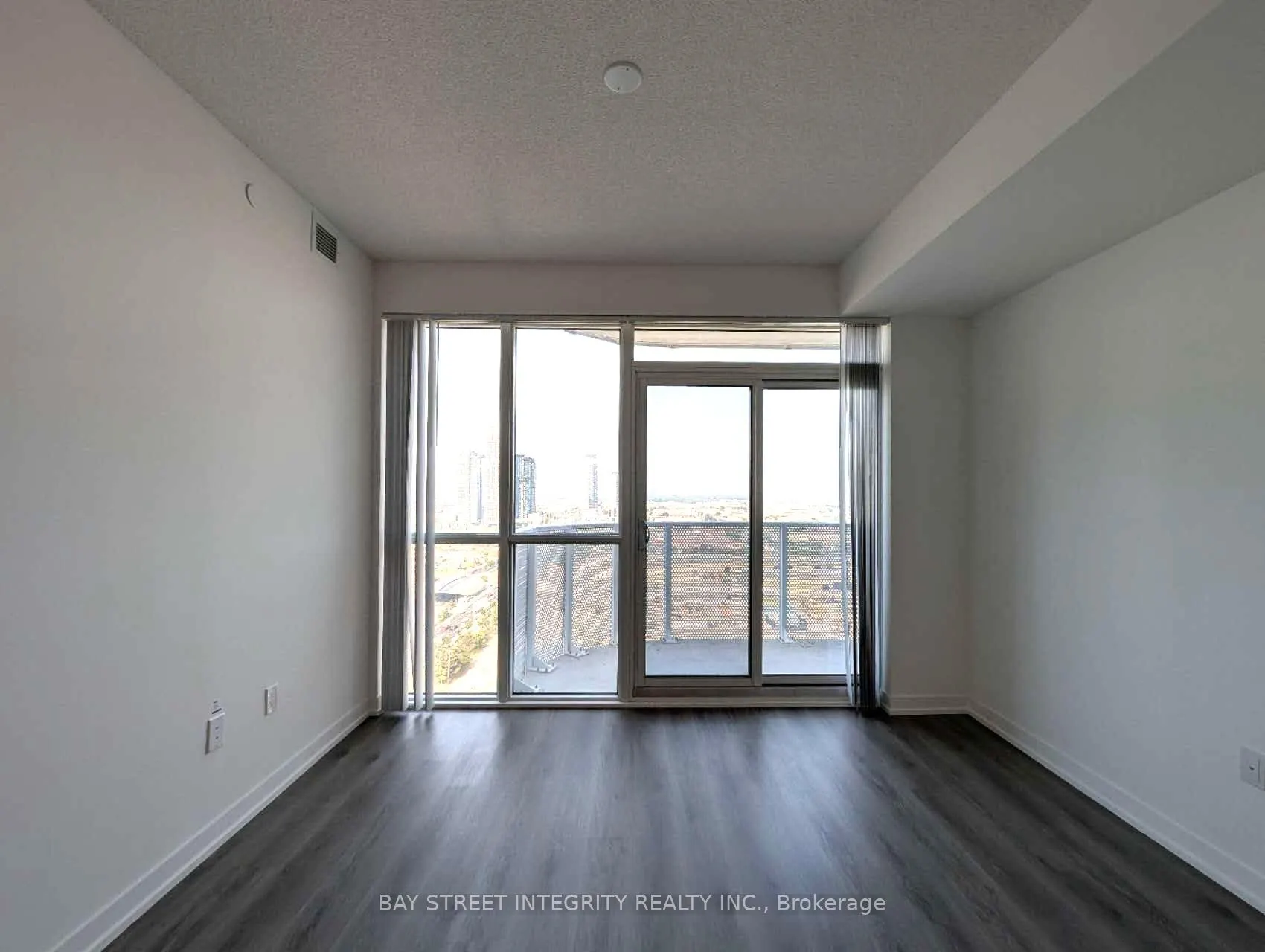 28 Interchange Way, #2605