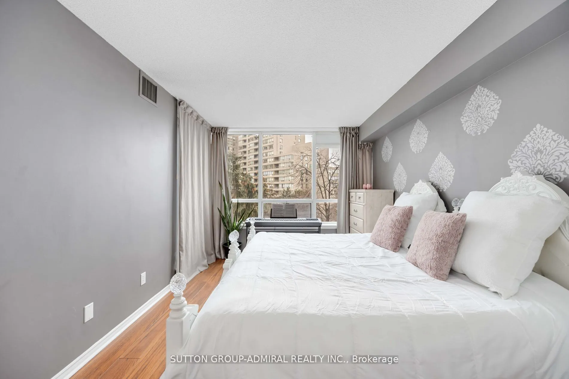 81 Townsgate Drive, #412
