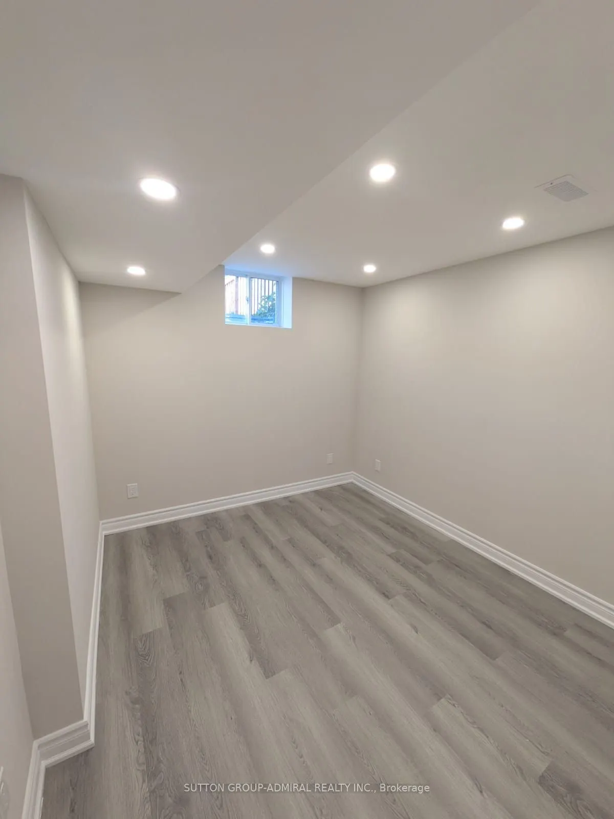 102 Kentledge Avenue