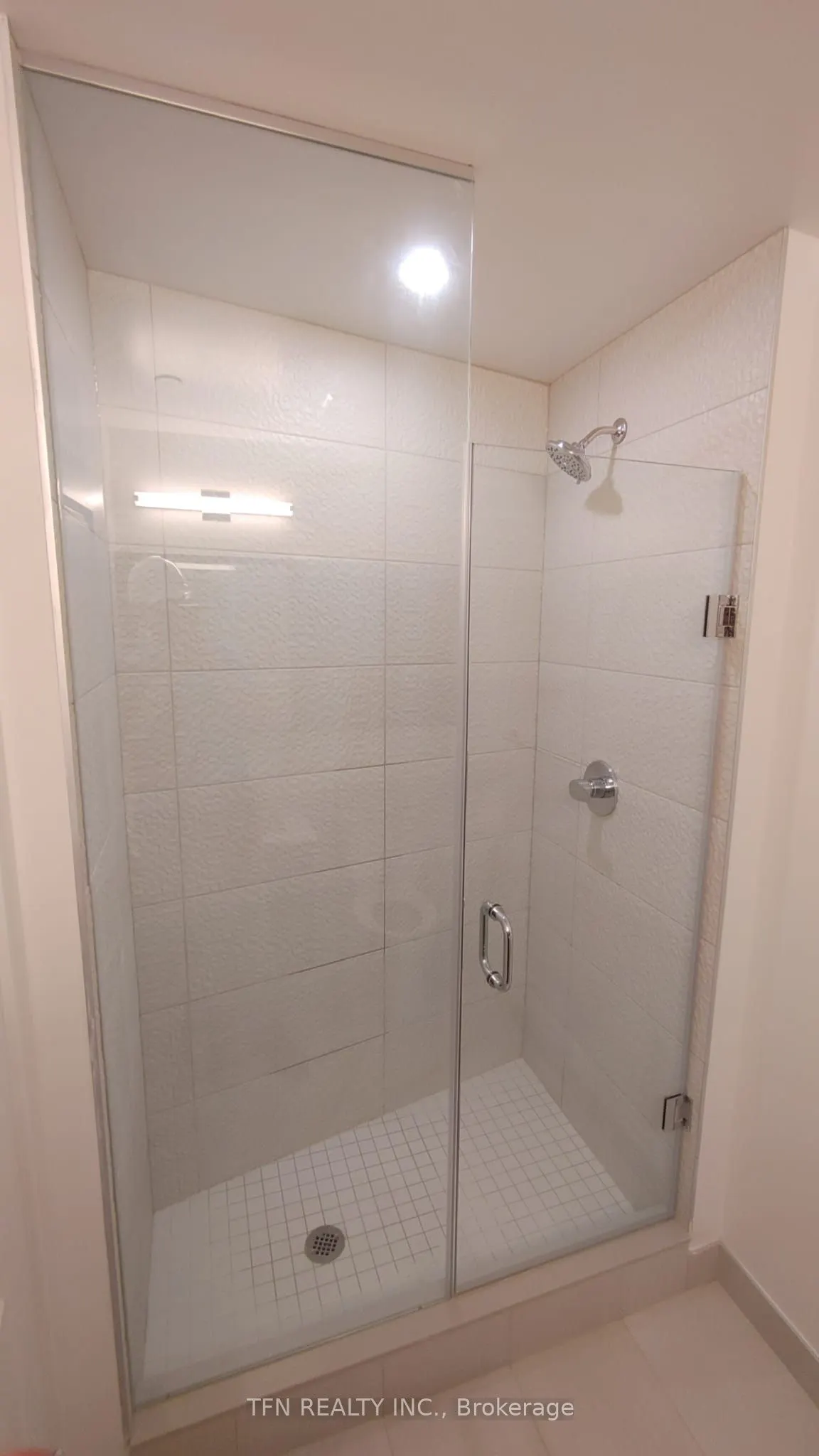 30 Upper Mall Way, #308
