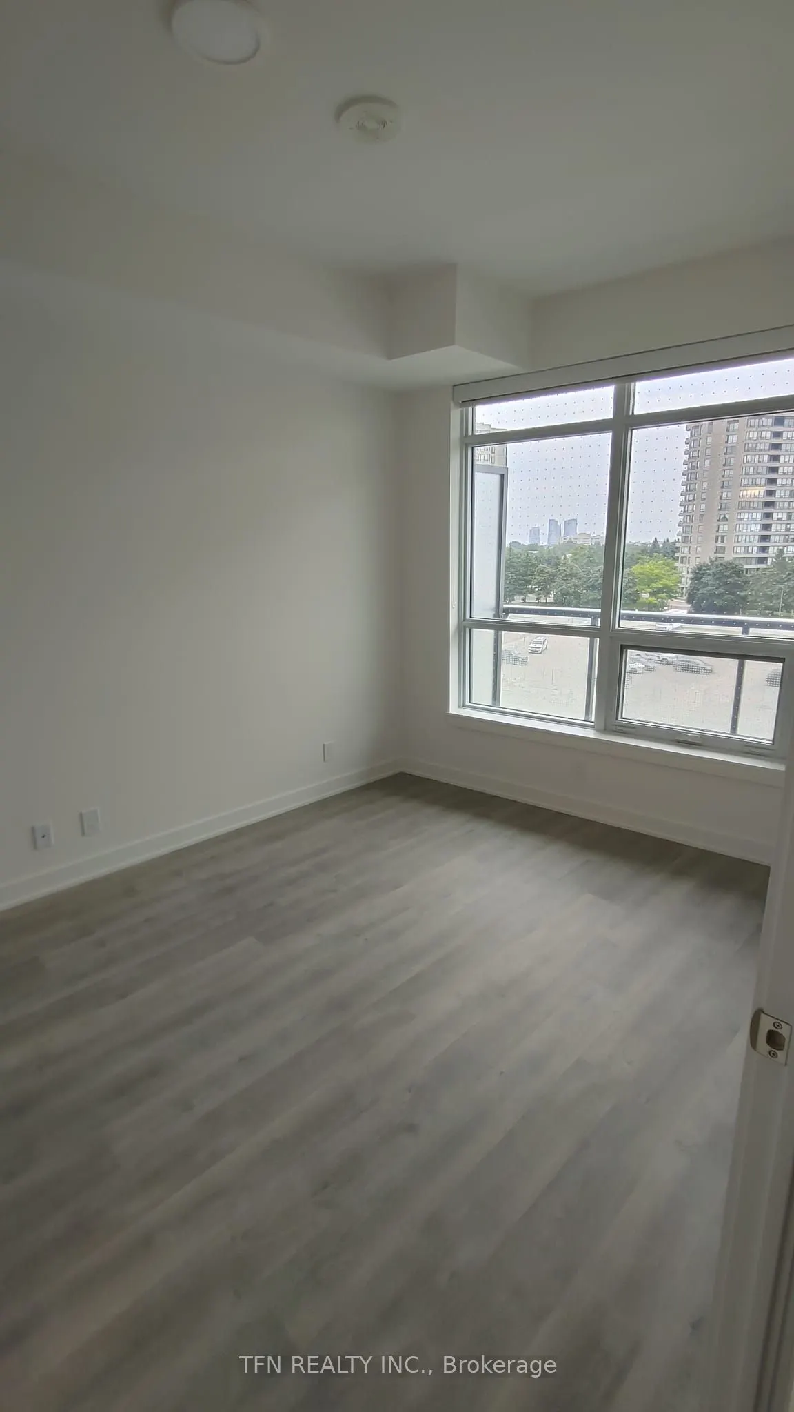 30 Upper Mall Way, #308