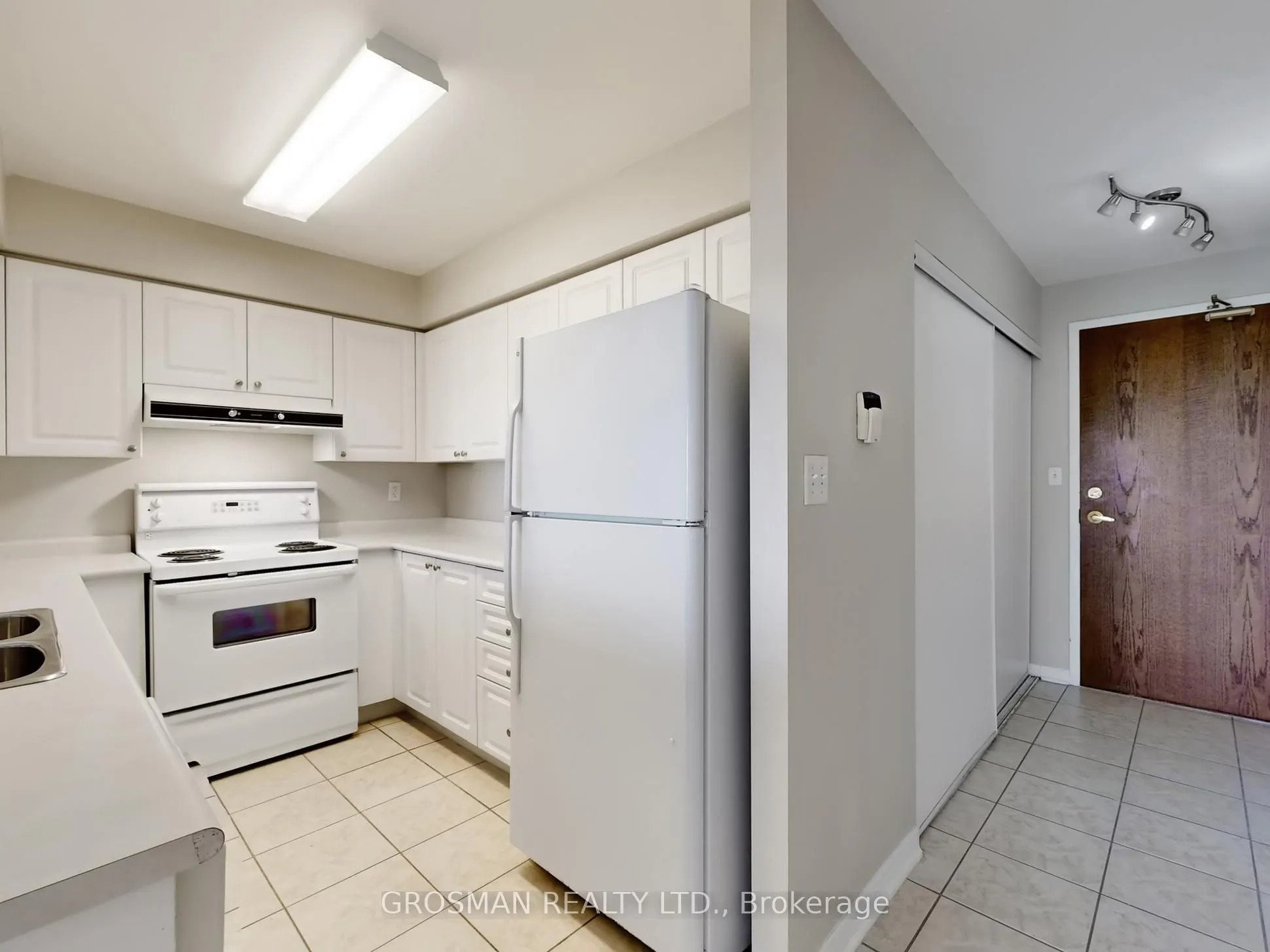 39 Oneida Crescent, #721