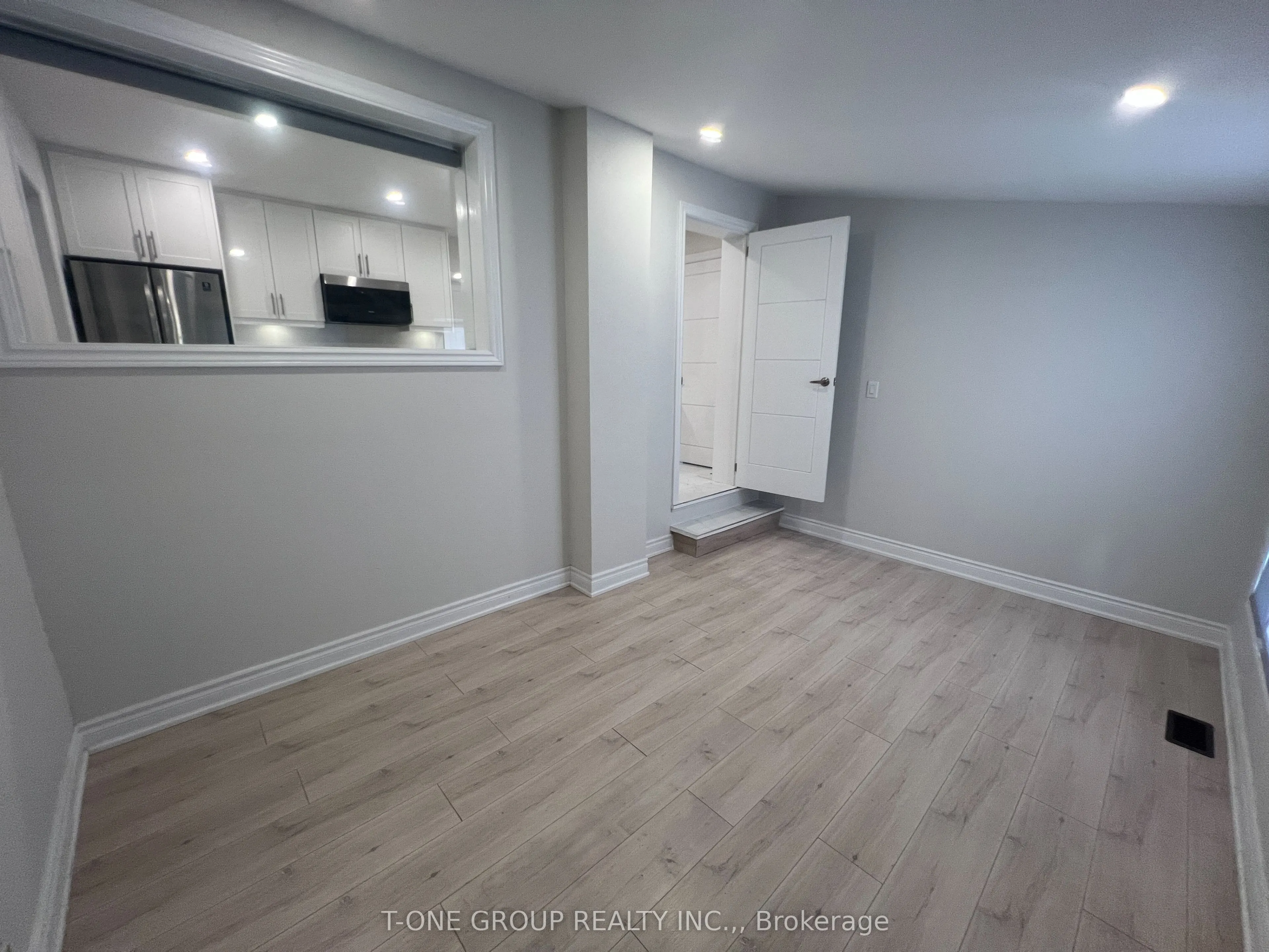98 Thornton Avenue