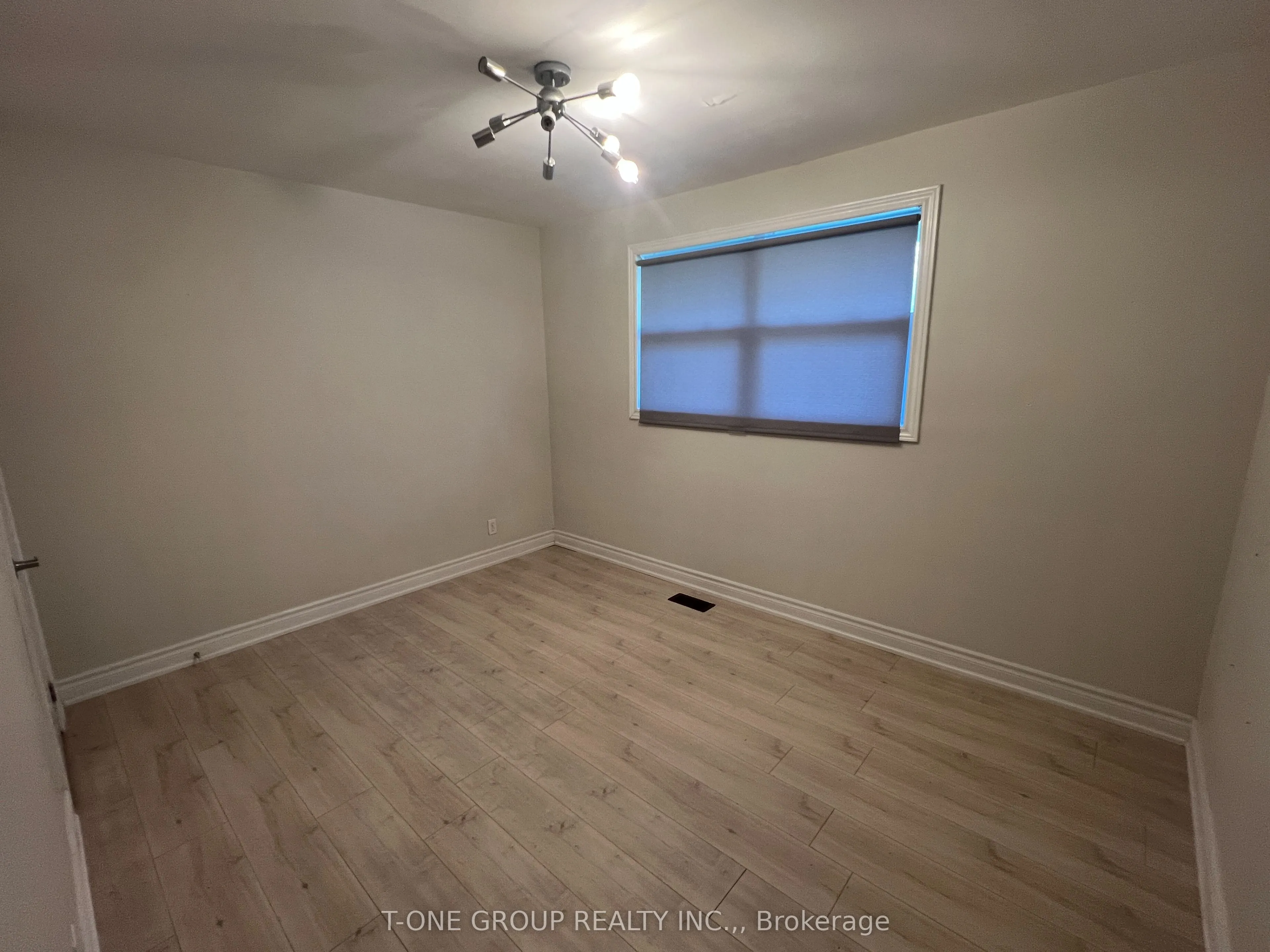 98 Thornton Avenue