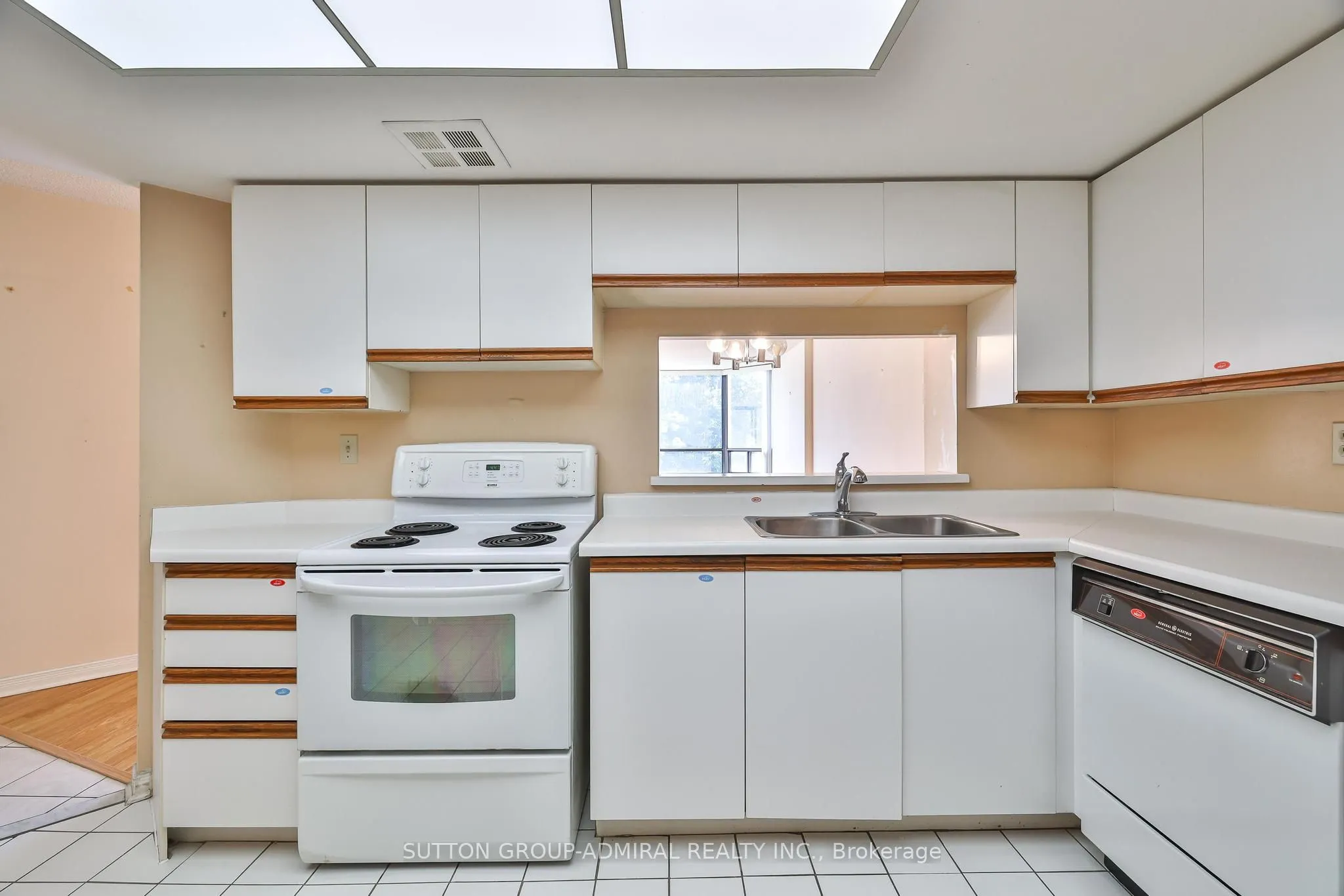 7420 Bathurst Street, #308