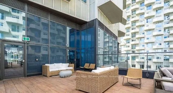 10 Abeja Street, #320