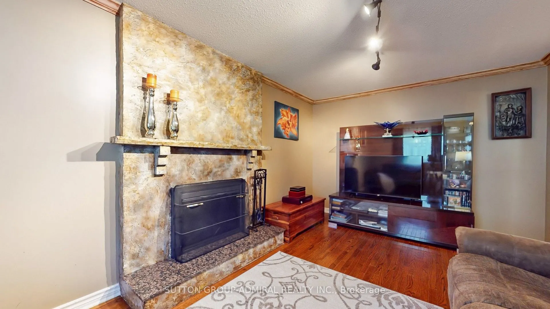 25 Flamingo Road