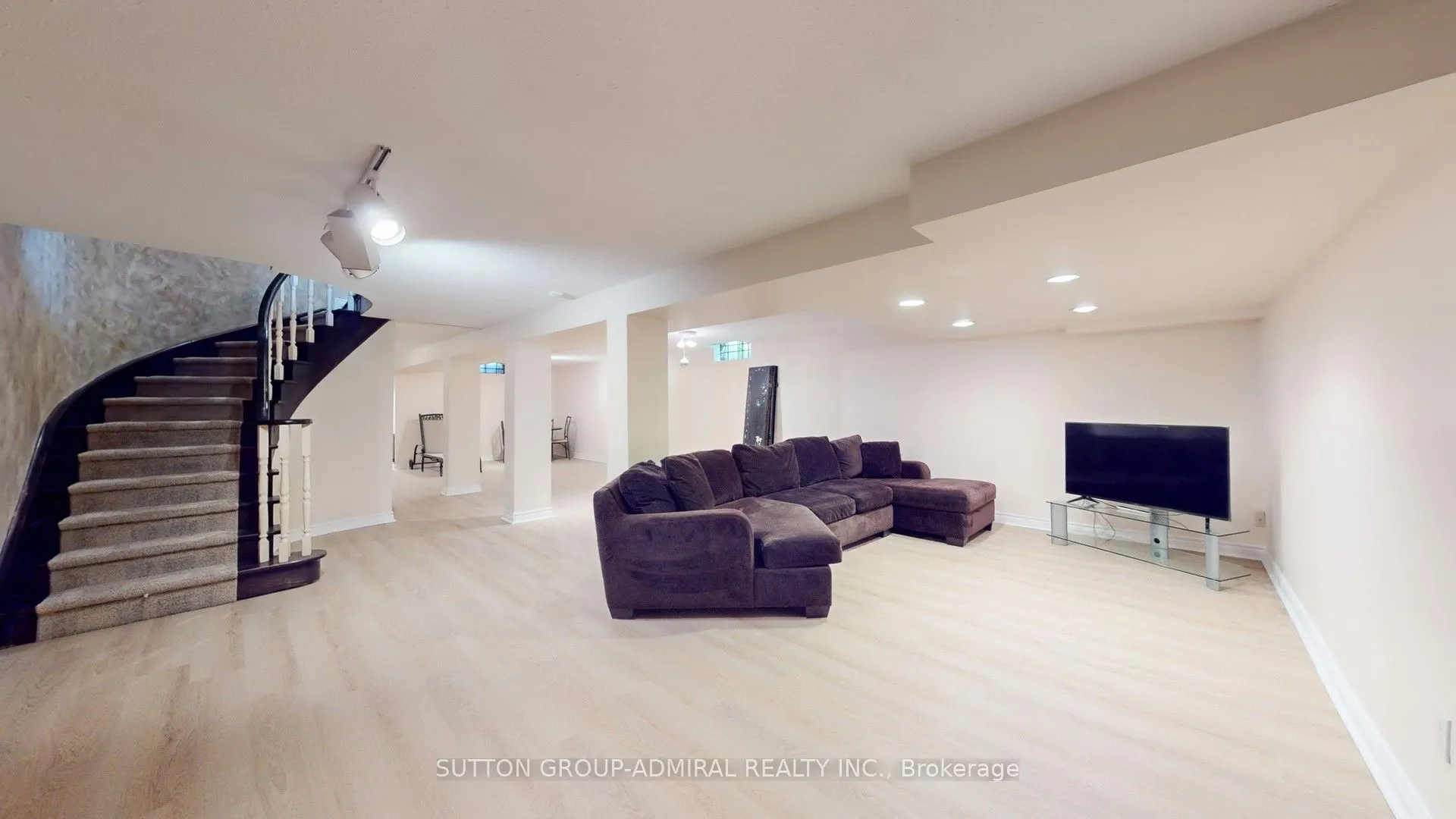 25 Flamingo Road