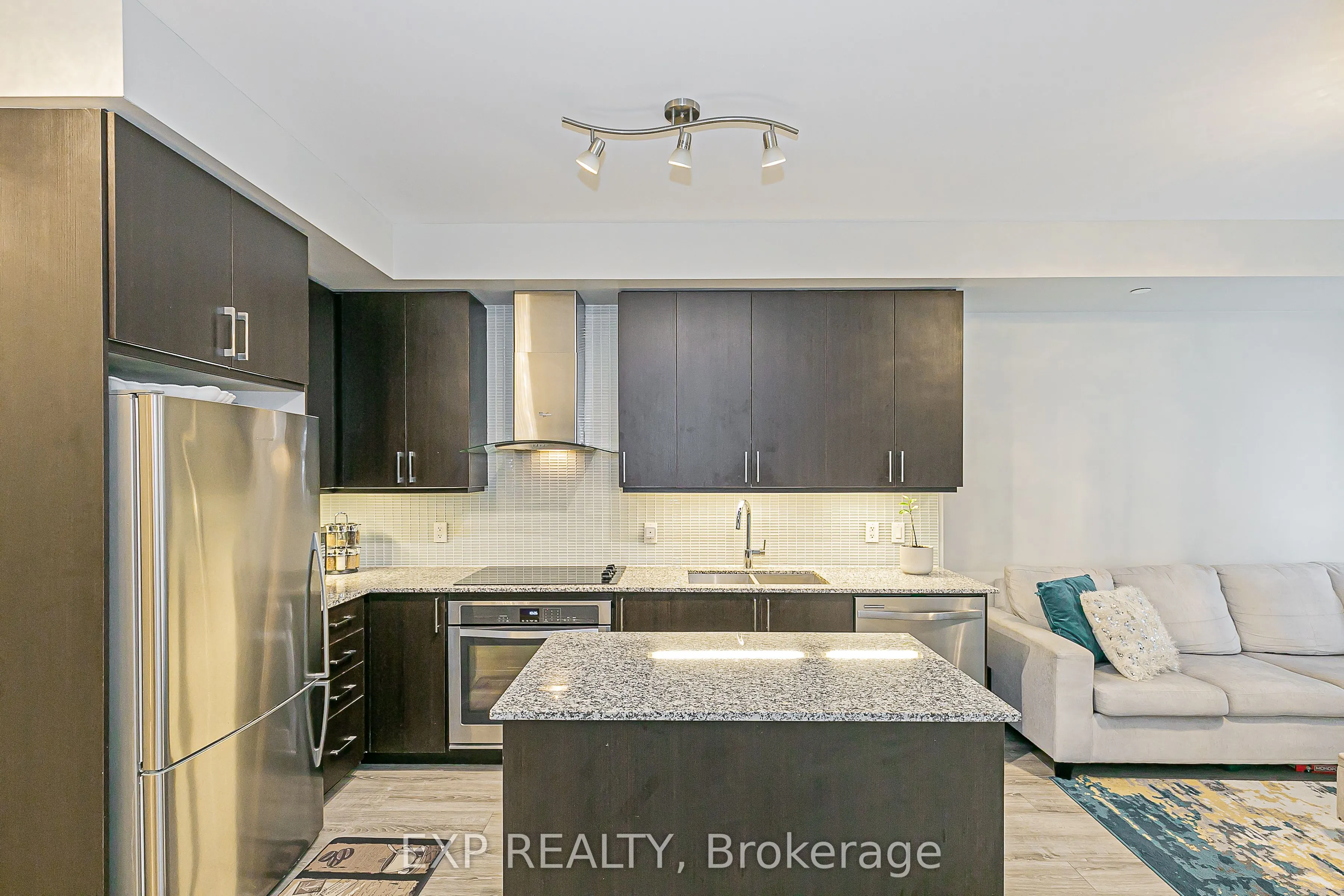 9608 Yonge Street, #1005