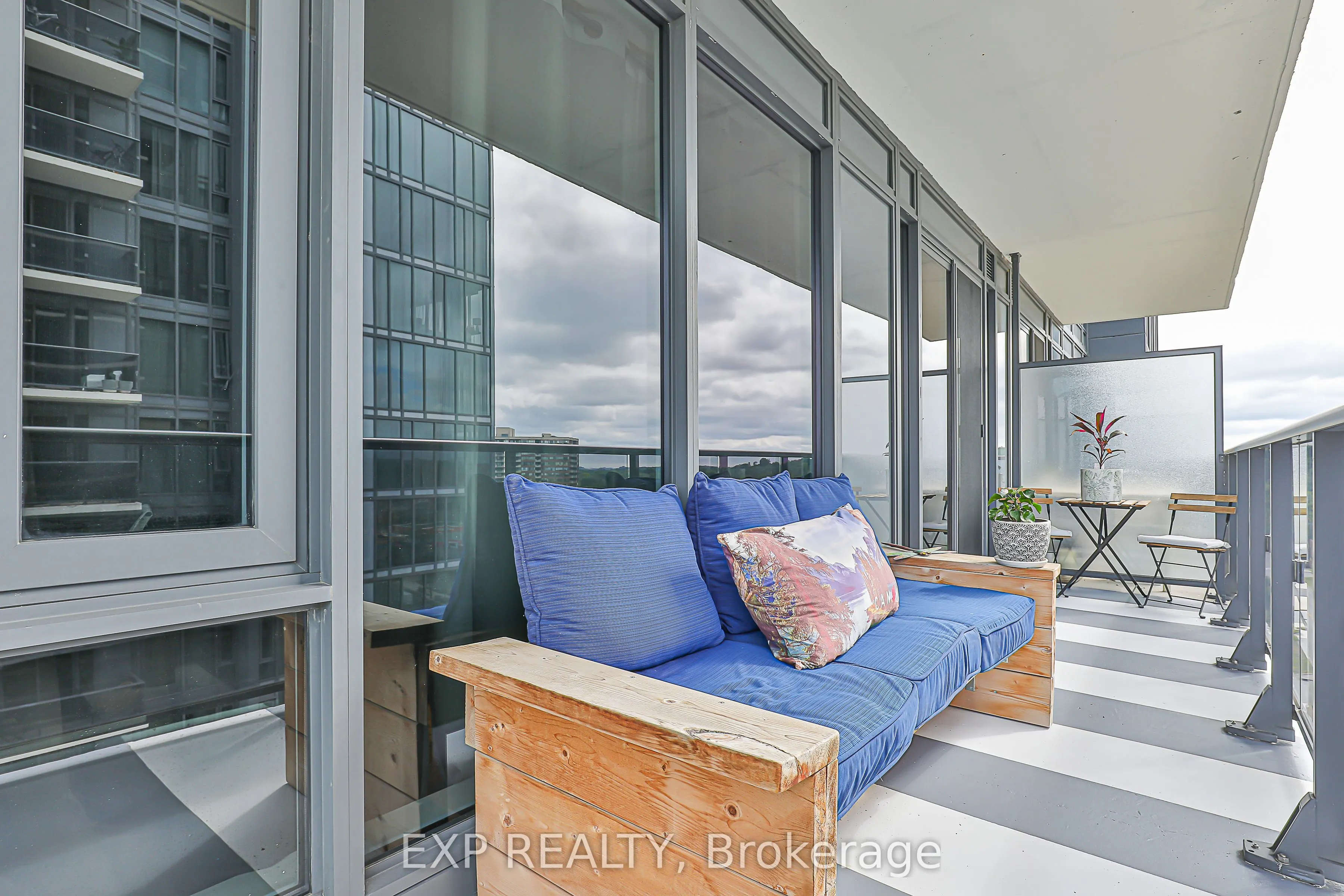 9608 Yonge Street, #1005
