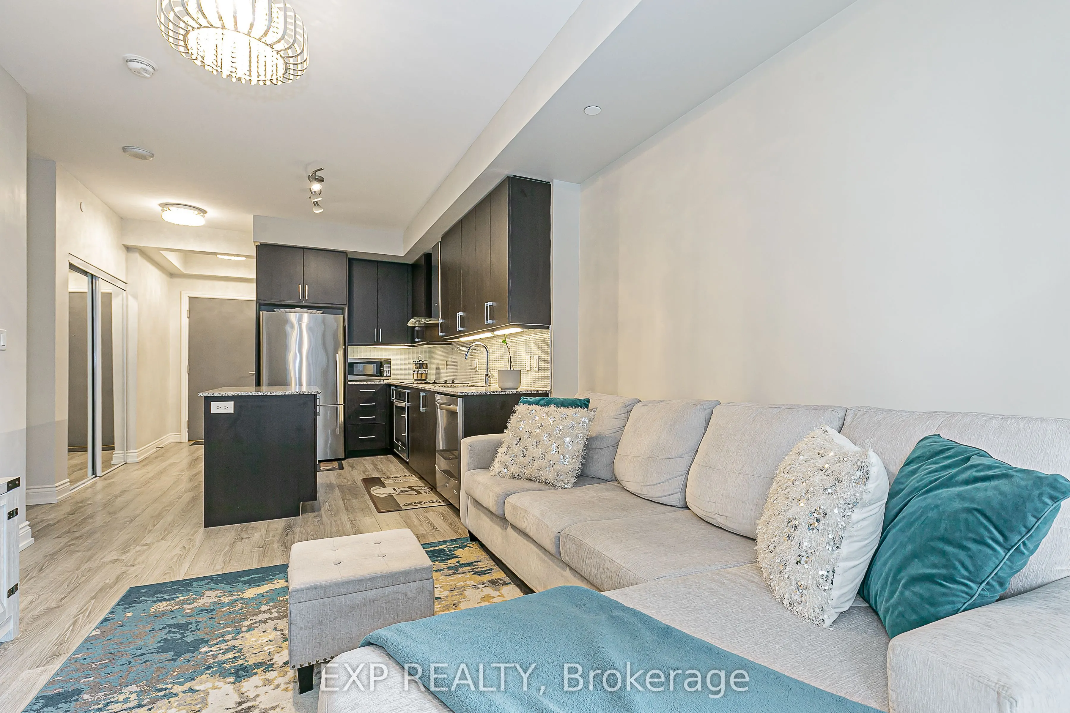 9608 Yonge Street, #1005