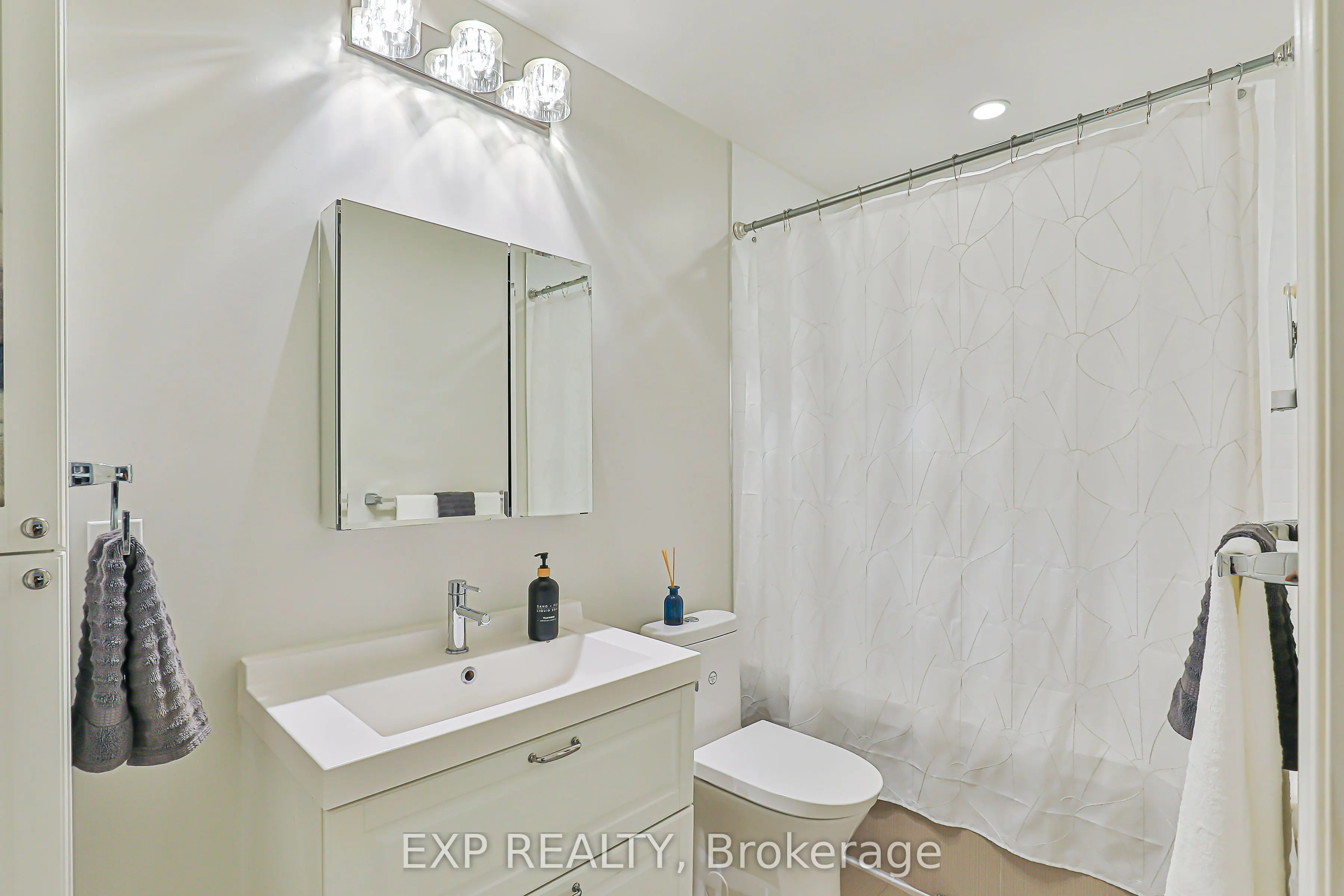 9608 Yonge Street, #1005