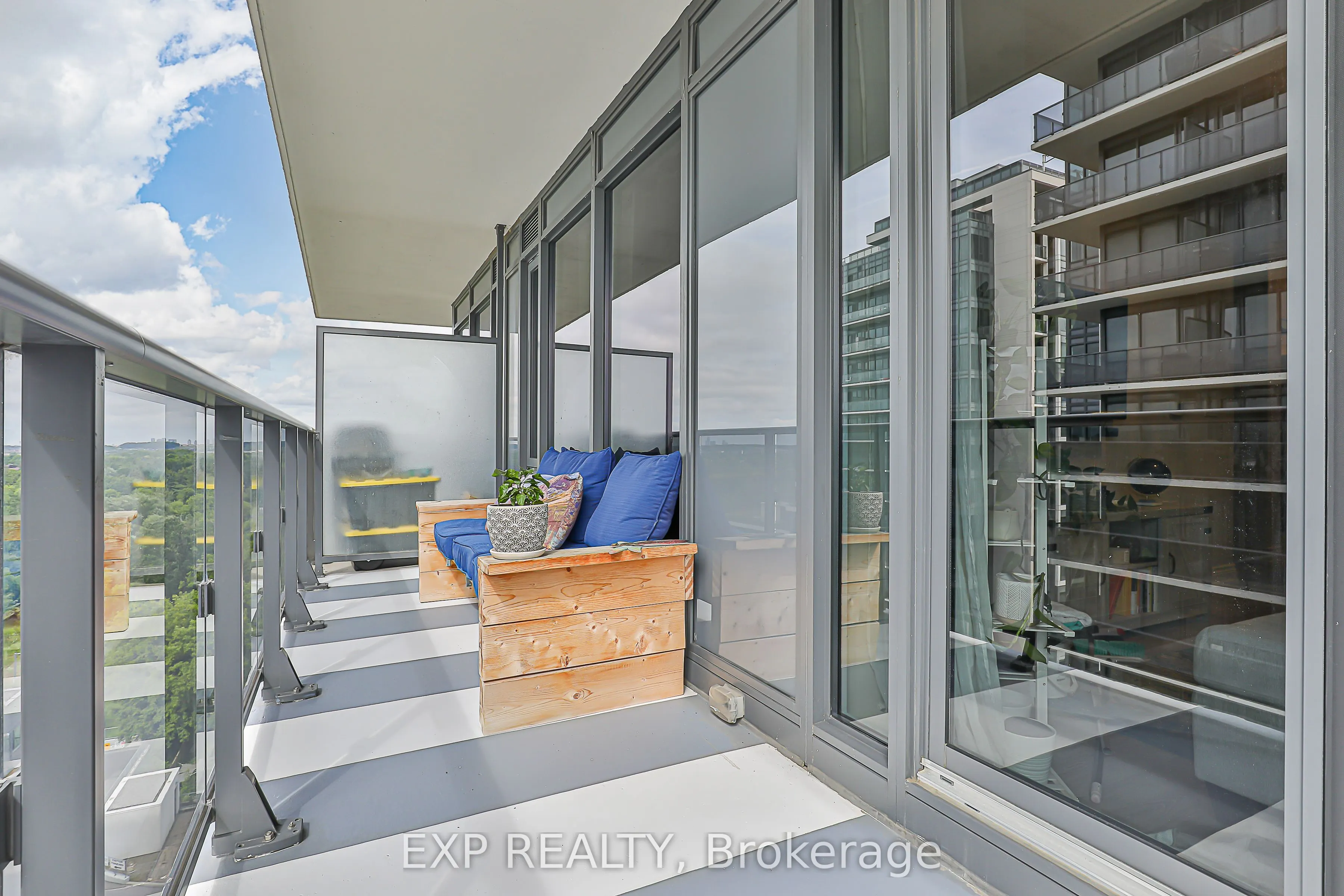 9608 Yonge Street, #1005