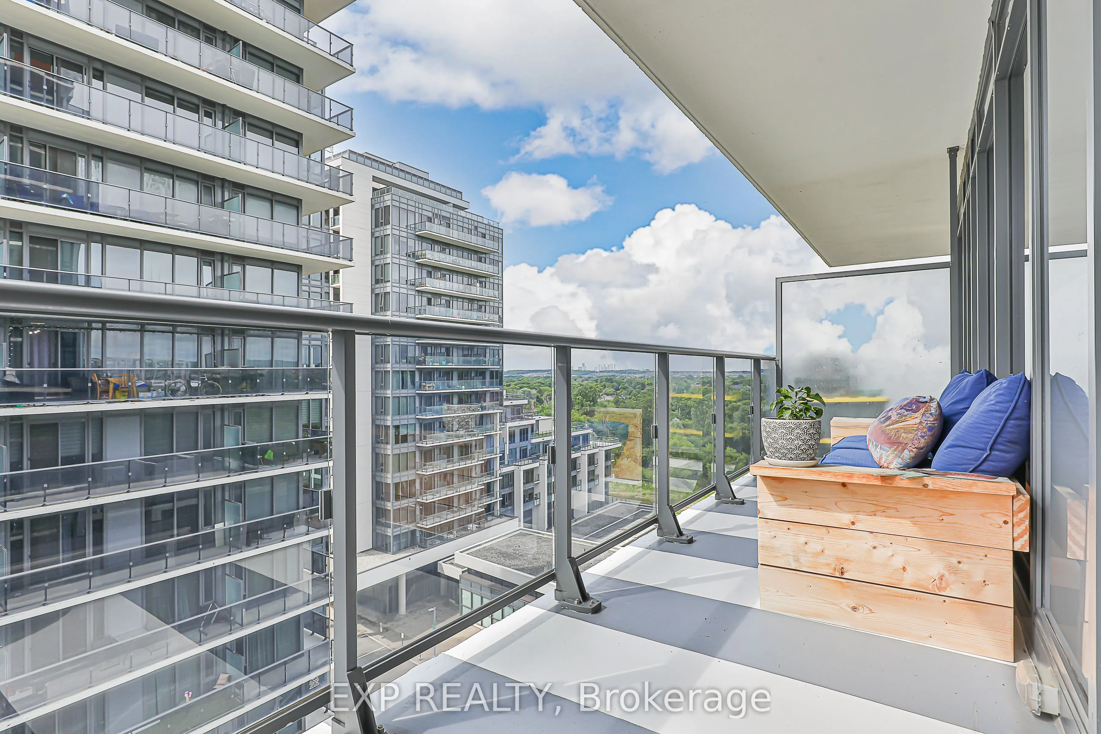 9608 Yonge Street, #1005