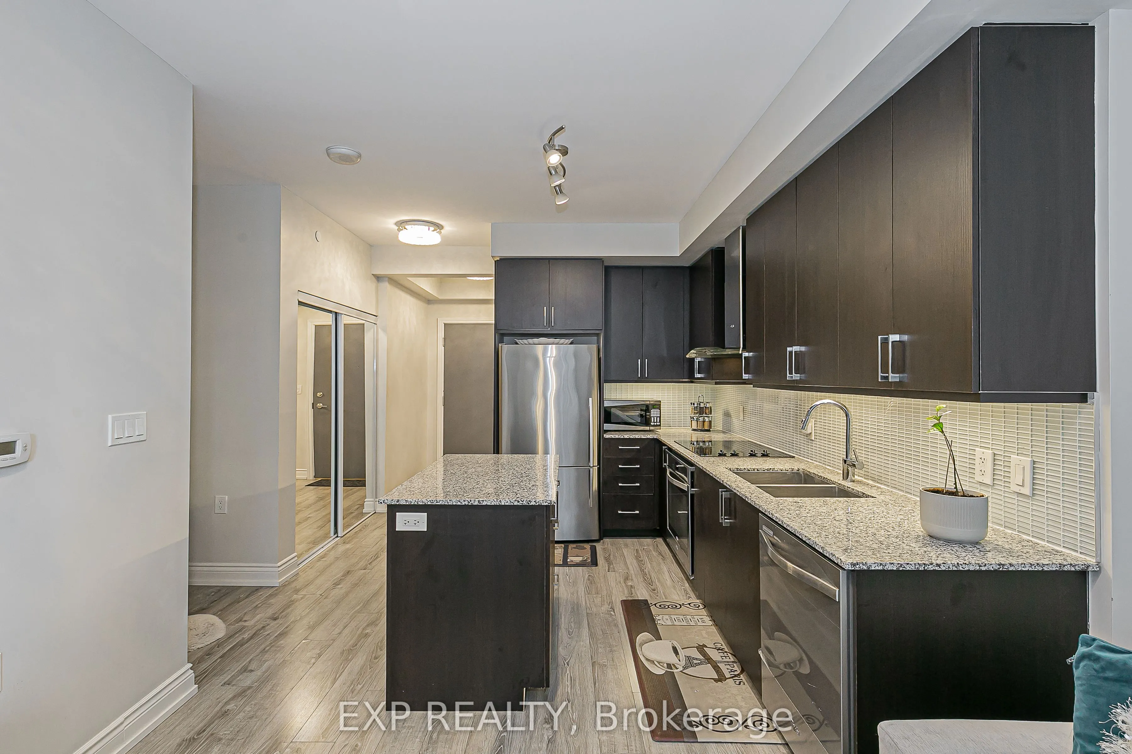 9608 Yonge Street, #1005