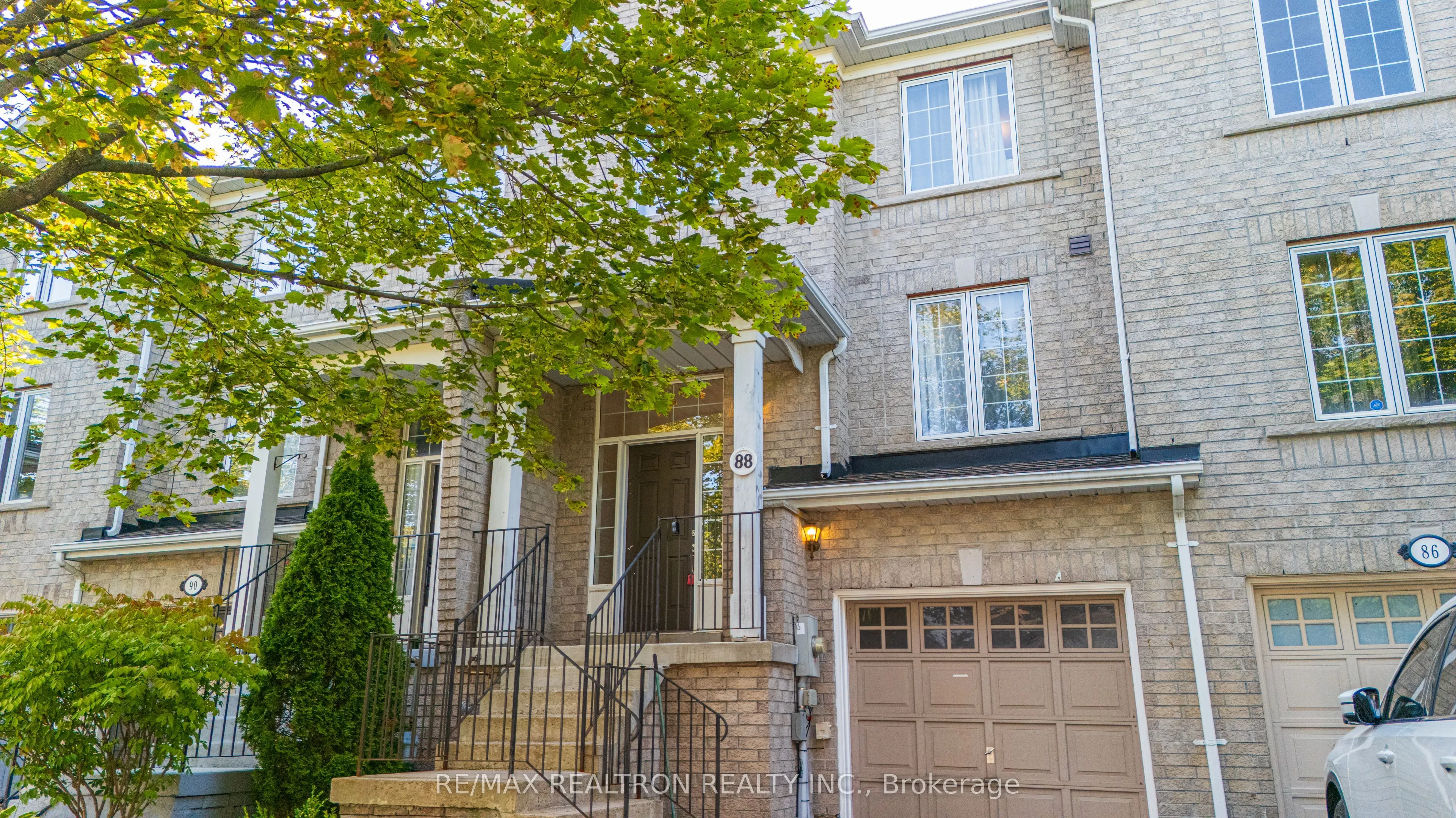 88 Bankbrooke Crescent