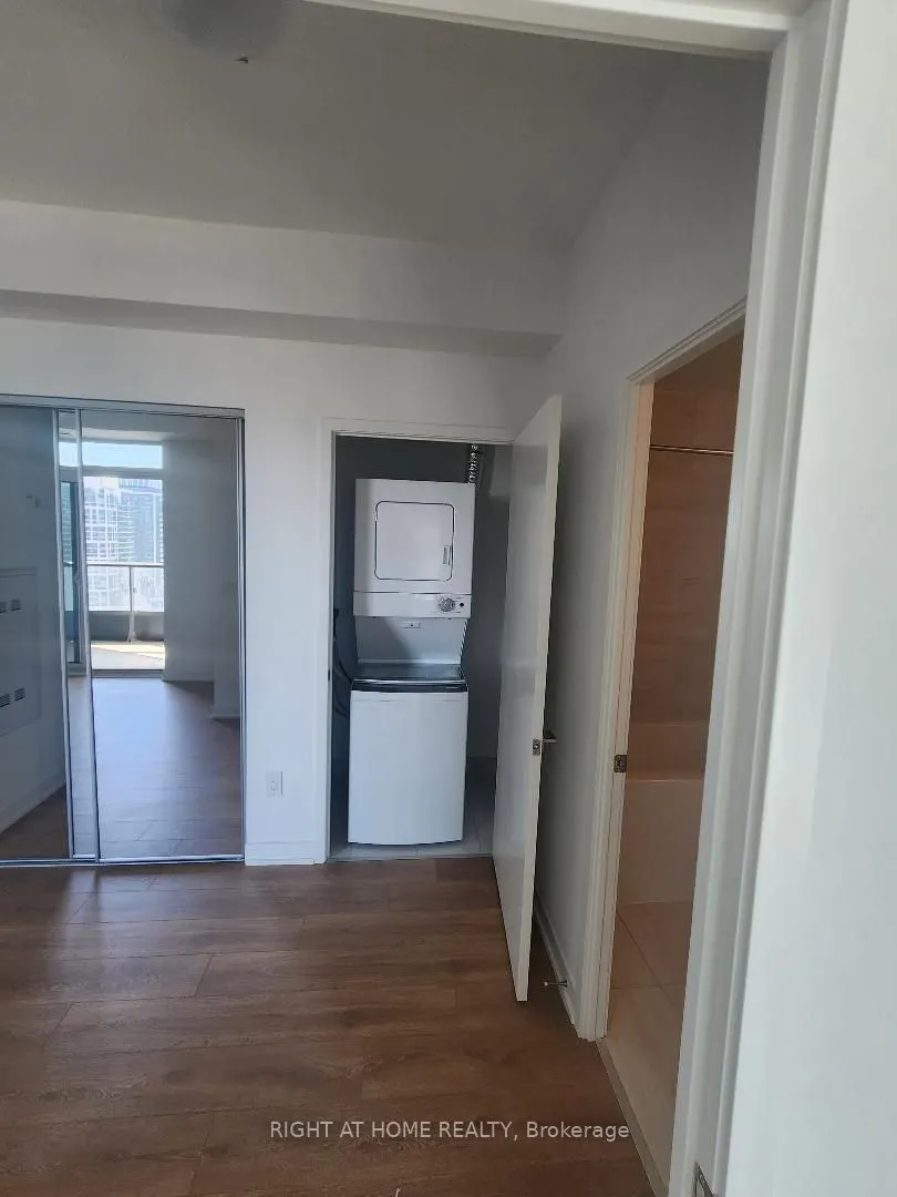 10 Abeja Street, #2319