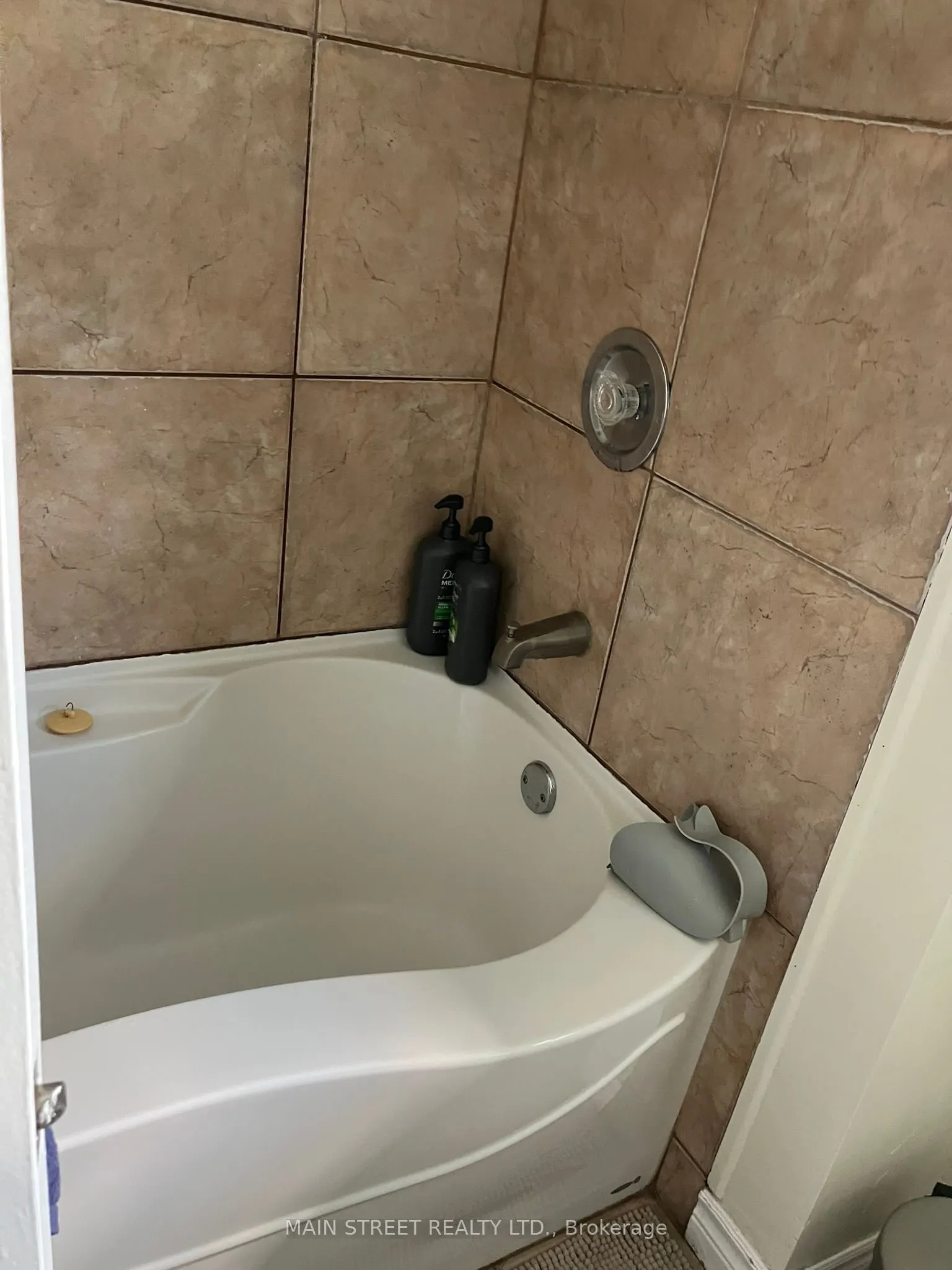 88 KULPIN Avenue, #MAIN FLR