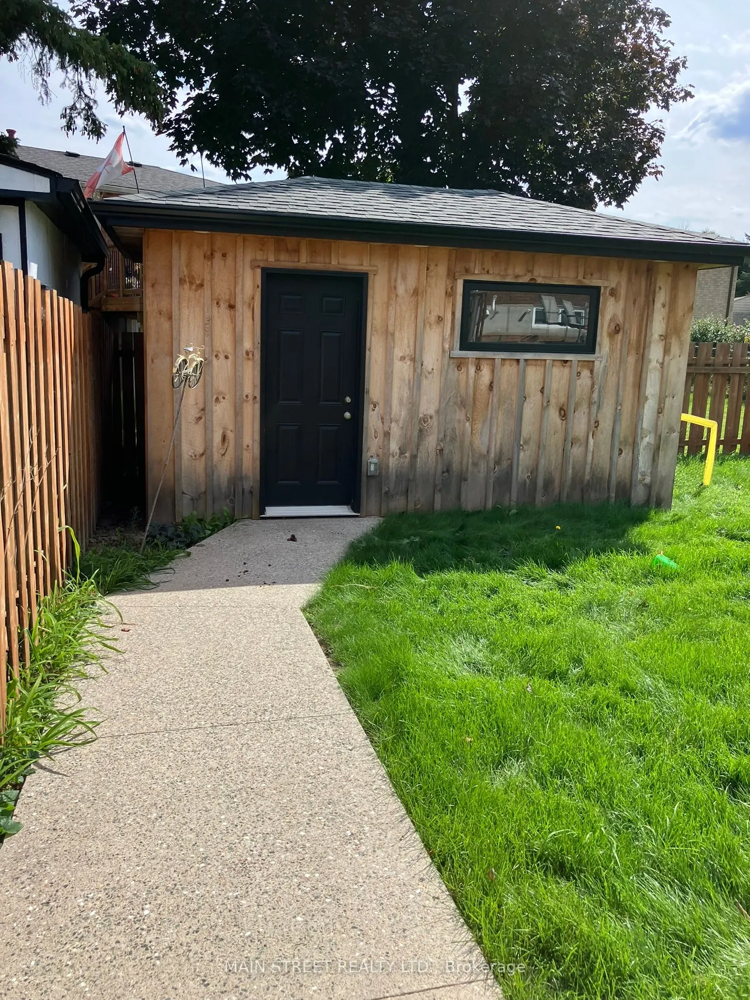 88 KULPIN Avenue, #MAIN FLR