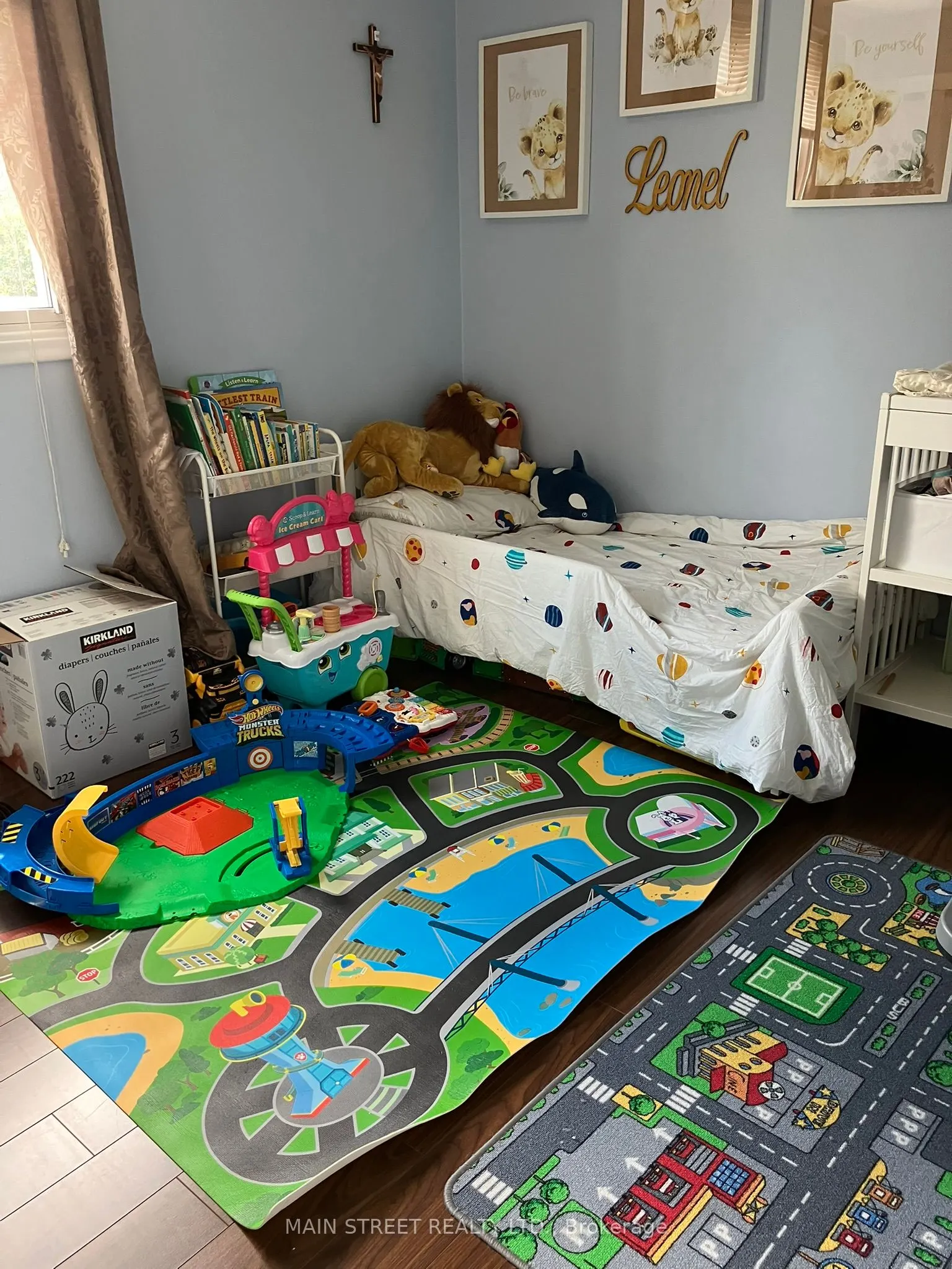 88 KULPIN Avenue, #MAIN FLR