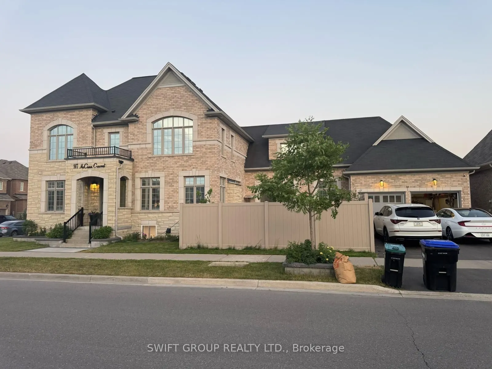 147 Mccann Crescent, #Upper